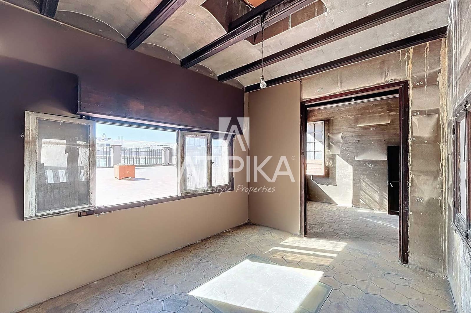5 bedroom Apartment for sale in Barcelona city - € 2,100,000 (Ref: 8978365)