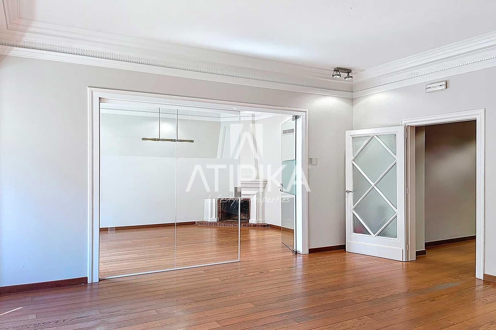 6 bedroom Apartment for sale in Barcelona city - € 2,200,000 (Ref: 9000868)