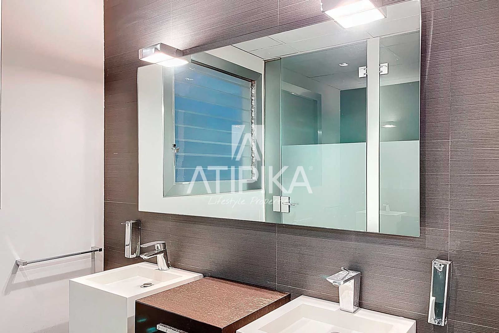 6 bedroom Apartment for sale in Barcelona city - € 2,200,000 (Ref: 9000868)