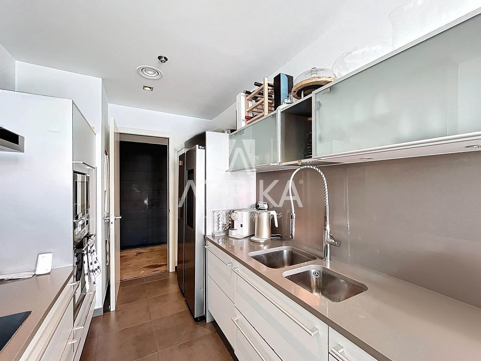 3 bedroom Apartment for sale in Barcelona city with pool - € 1,600,000 (Ref: 9014264)