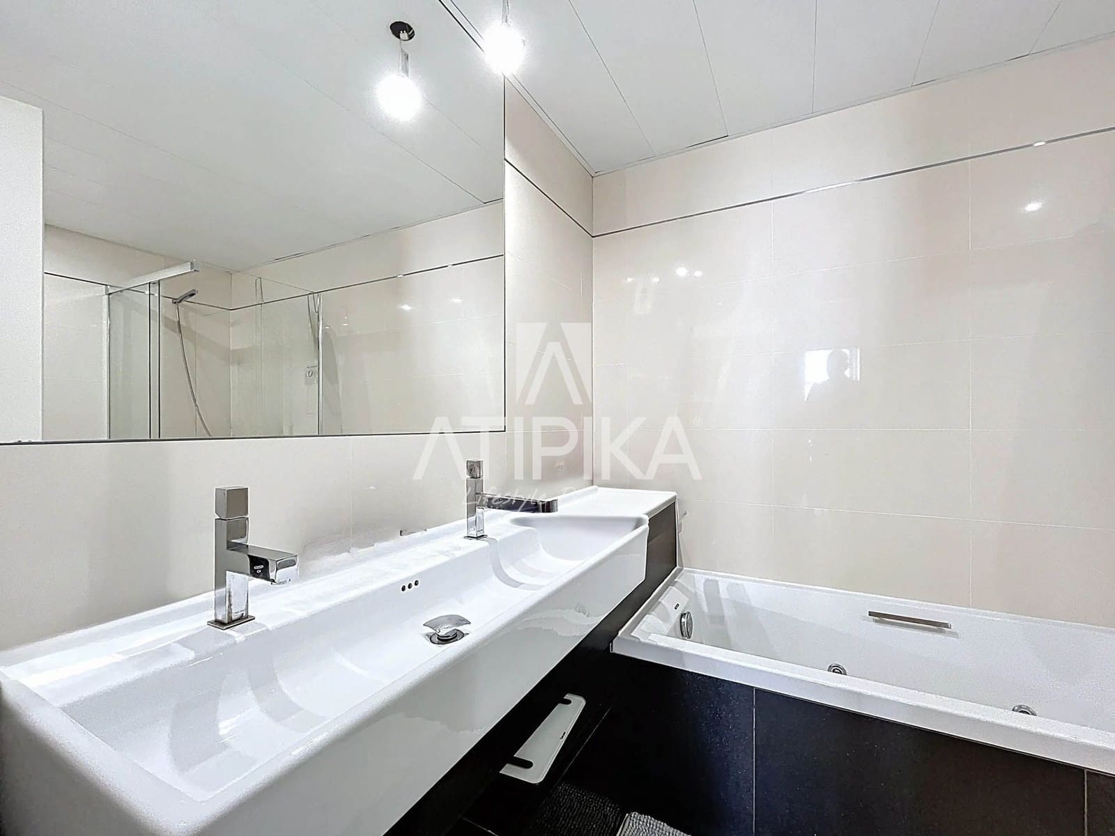 3 bedroom Apartment for sale in Barcelona city with pool - € 1,600,000 (Ref: 9014264)