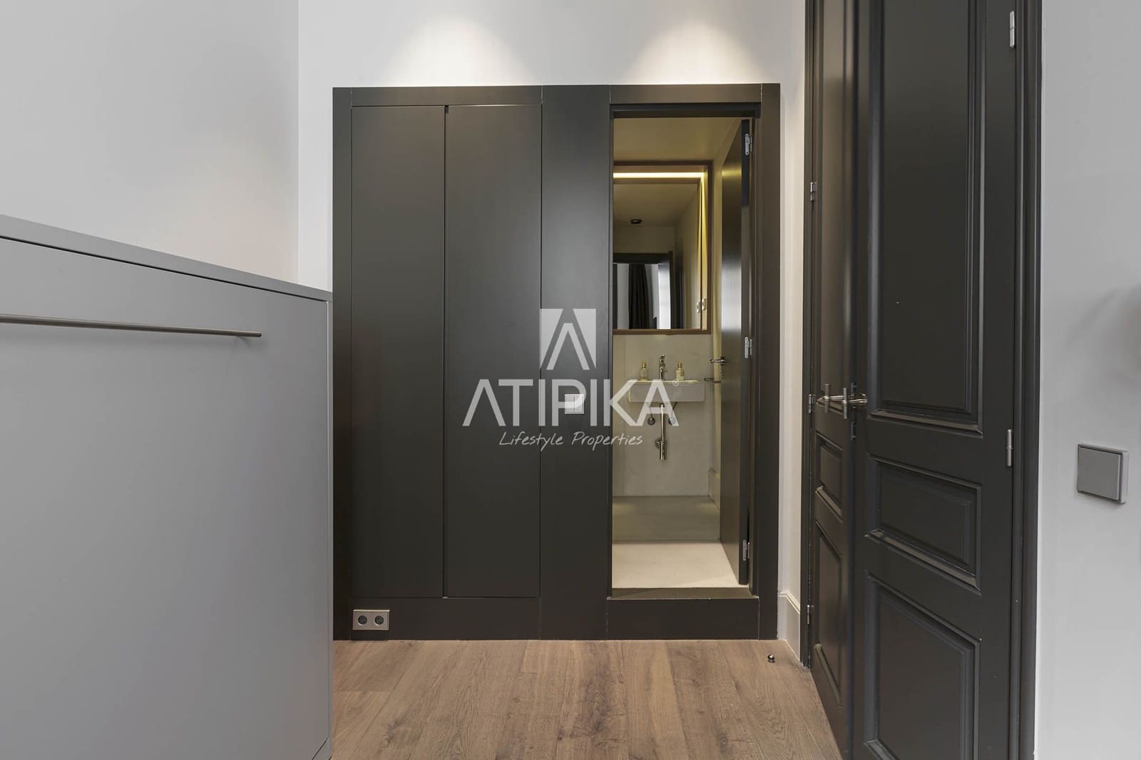 4 bedroom Apartment for sale in Barcelona city - € 2,900,000 (Ref: 9026250)