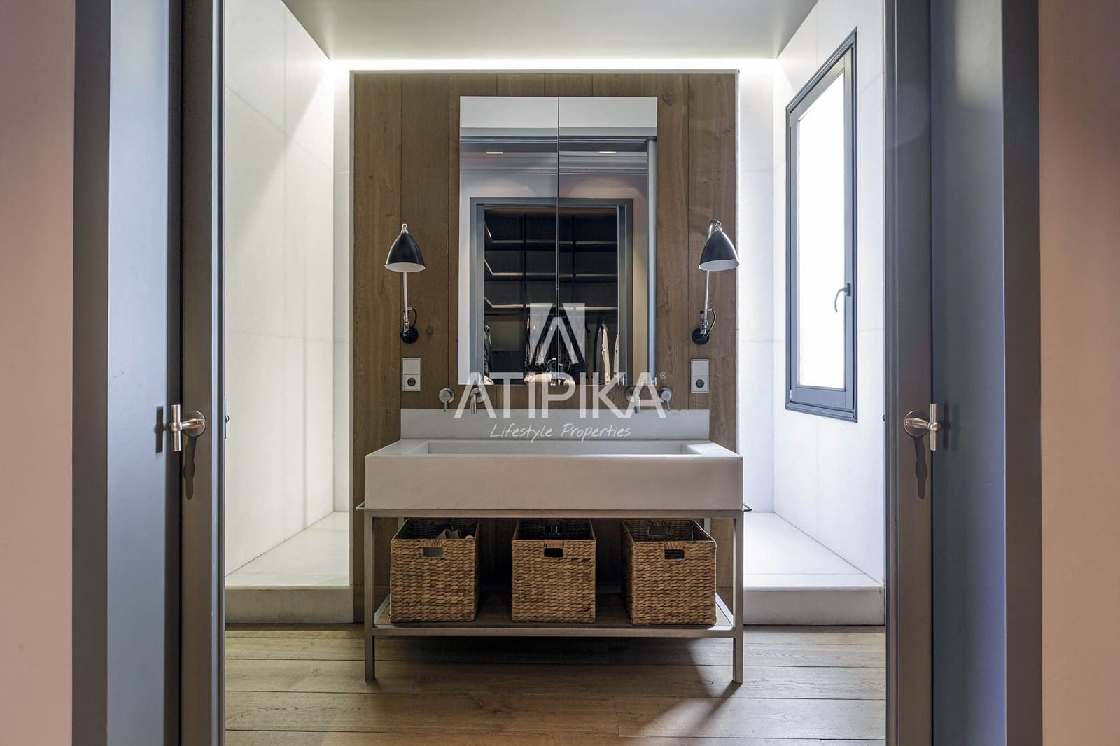 4 bedroom Apartment for sale in Barcelona city - € 2,900,000 (Ref: 9026250)