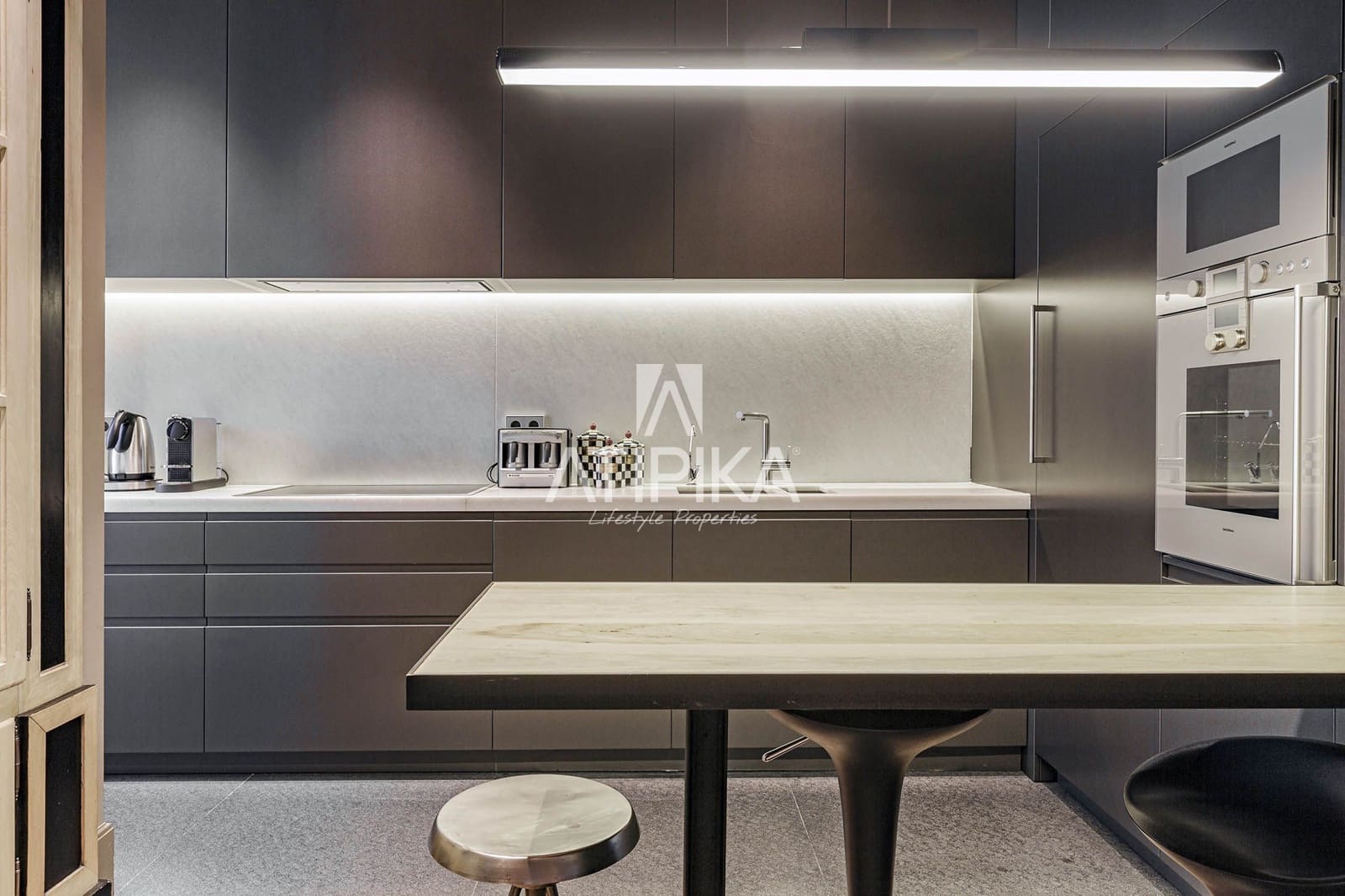 4 bedroom Apartment for sale in Barcelona city - € 2,900,000 (Ref: 9026250)