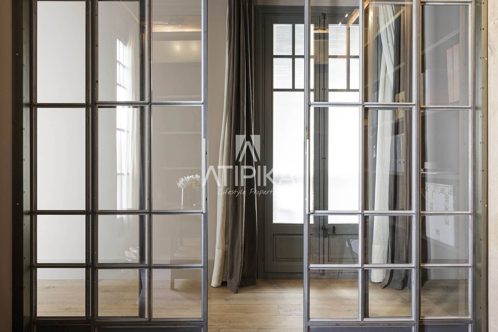 4 bedroom Apartment for sale in Barcelona city - € 2,900,000 (Ref: 9026250)