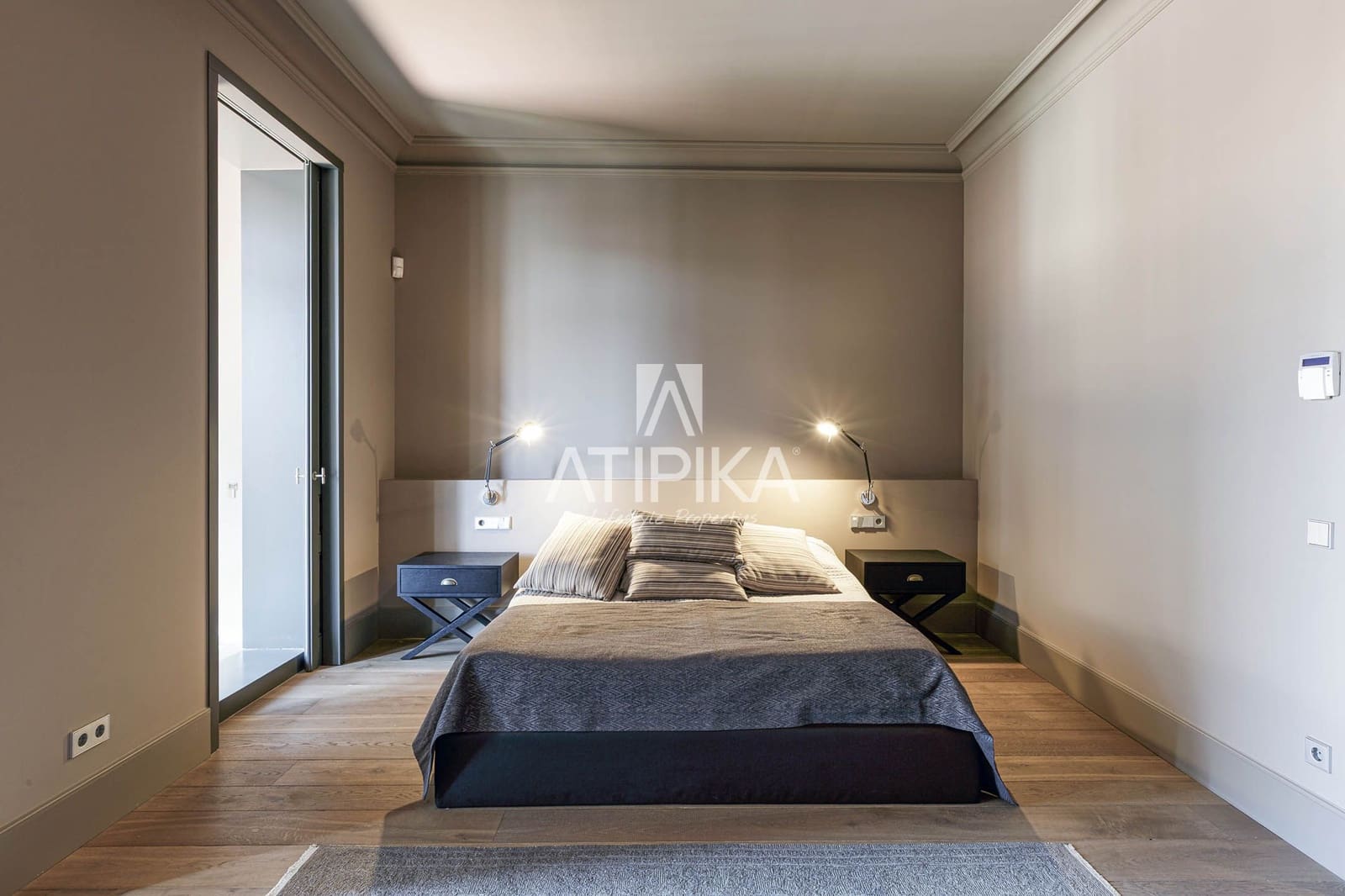 4 bedroom Apartment for sale in Barcelona city - € 2,900,000 (Ref: 9026250)