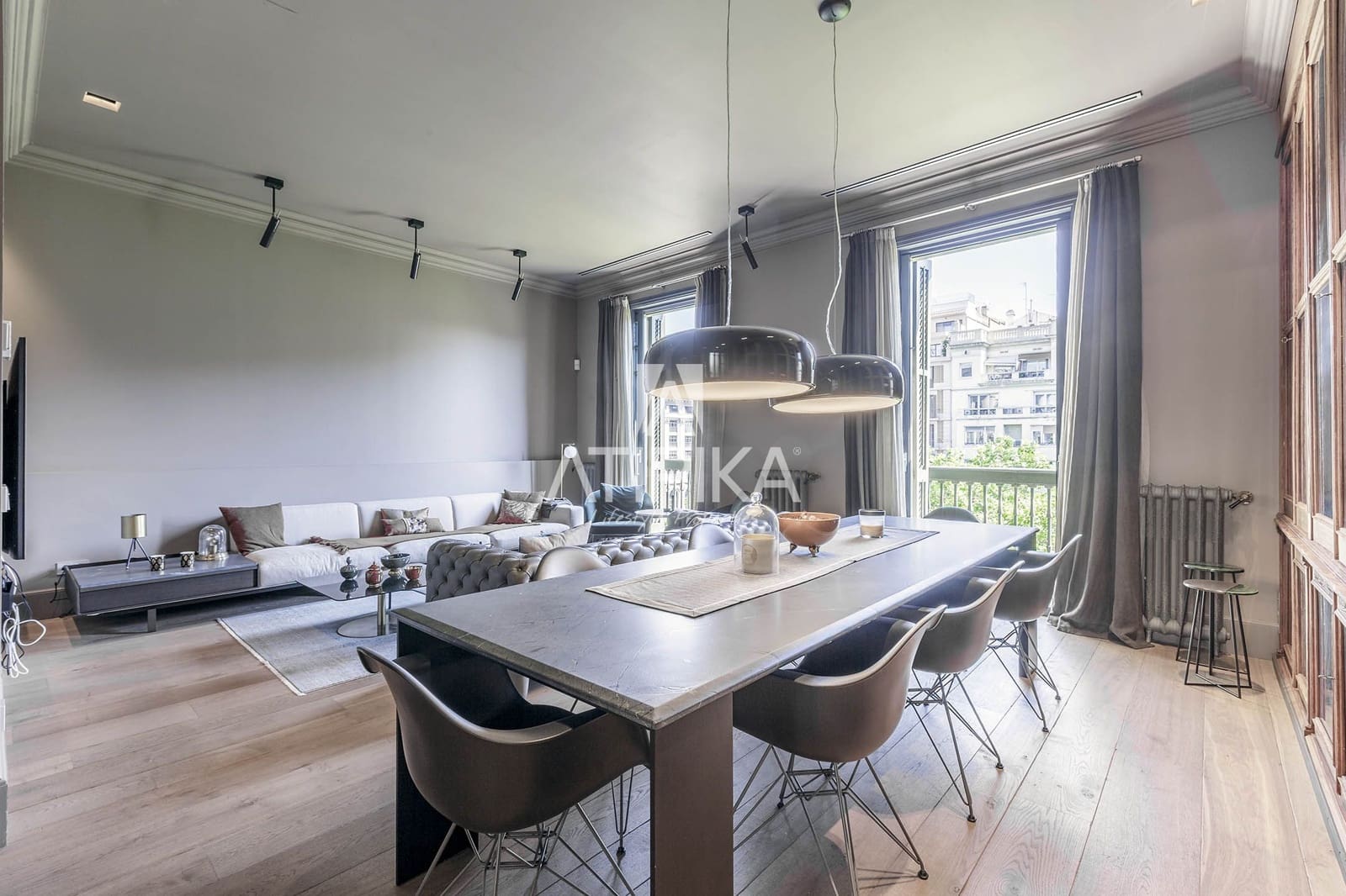 4 bedroom Apartment for sale in Barcelona city - € 2,900,000 (Ref: 9026250)