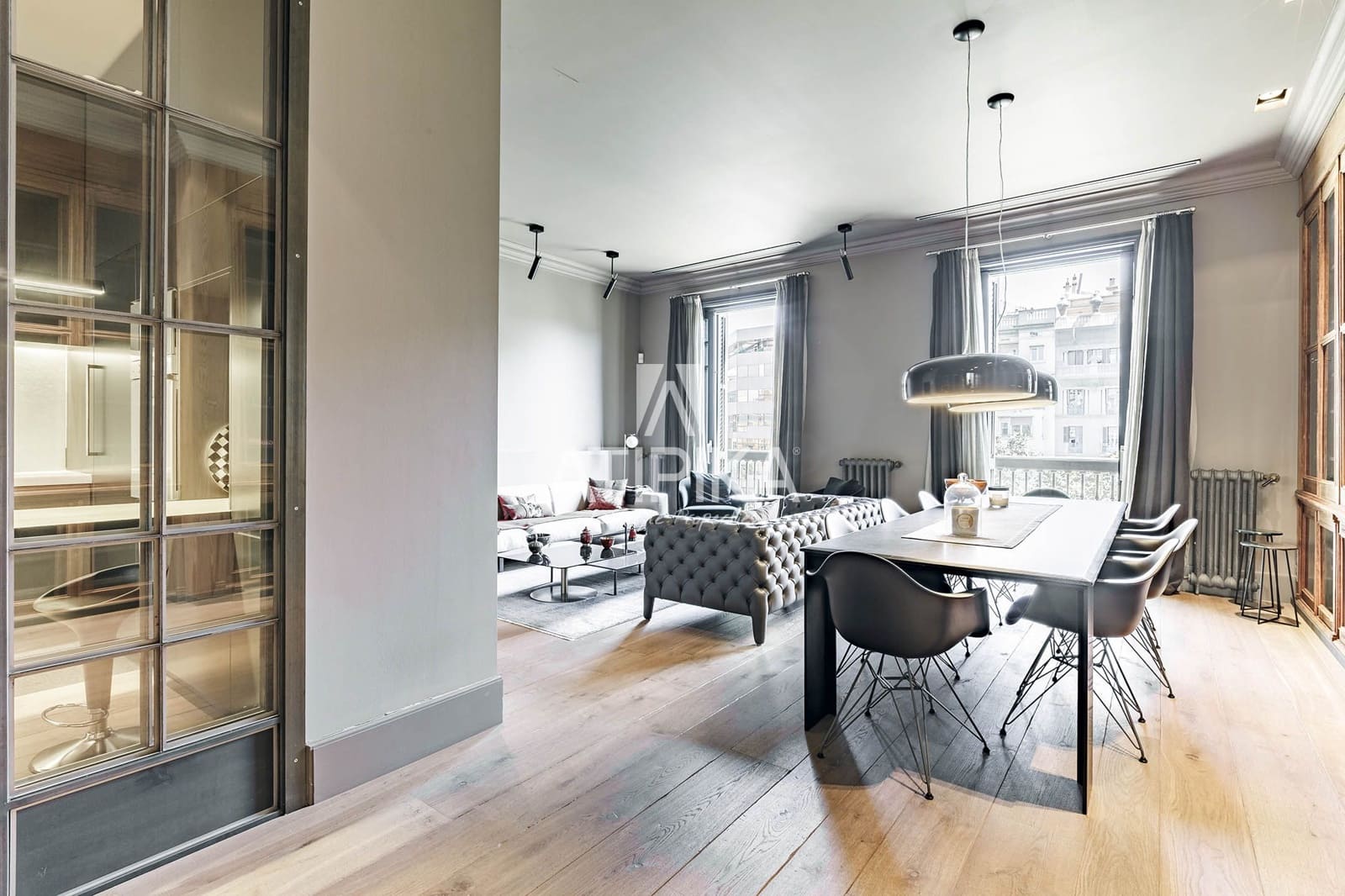 4 bedroom Apartment for sale in Barcelona city - € 2,900,000 (Ref: 9026250)