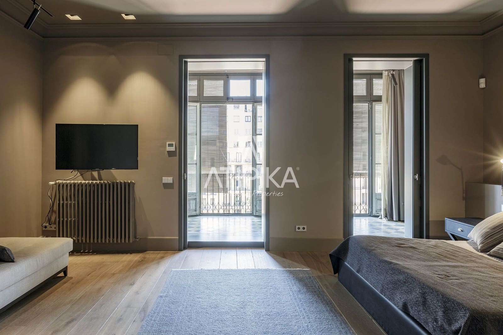 4 bedroom Apartment for sale in Barcelona city - € 2,900,000 (Ref: 9026250)