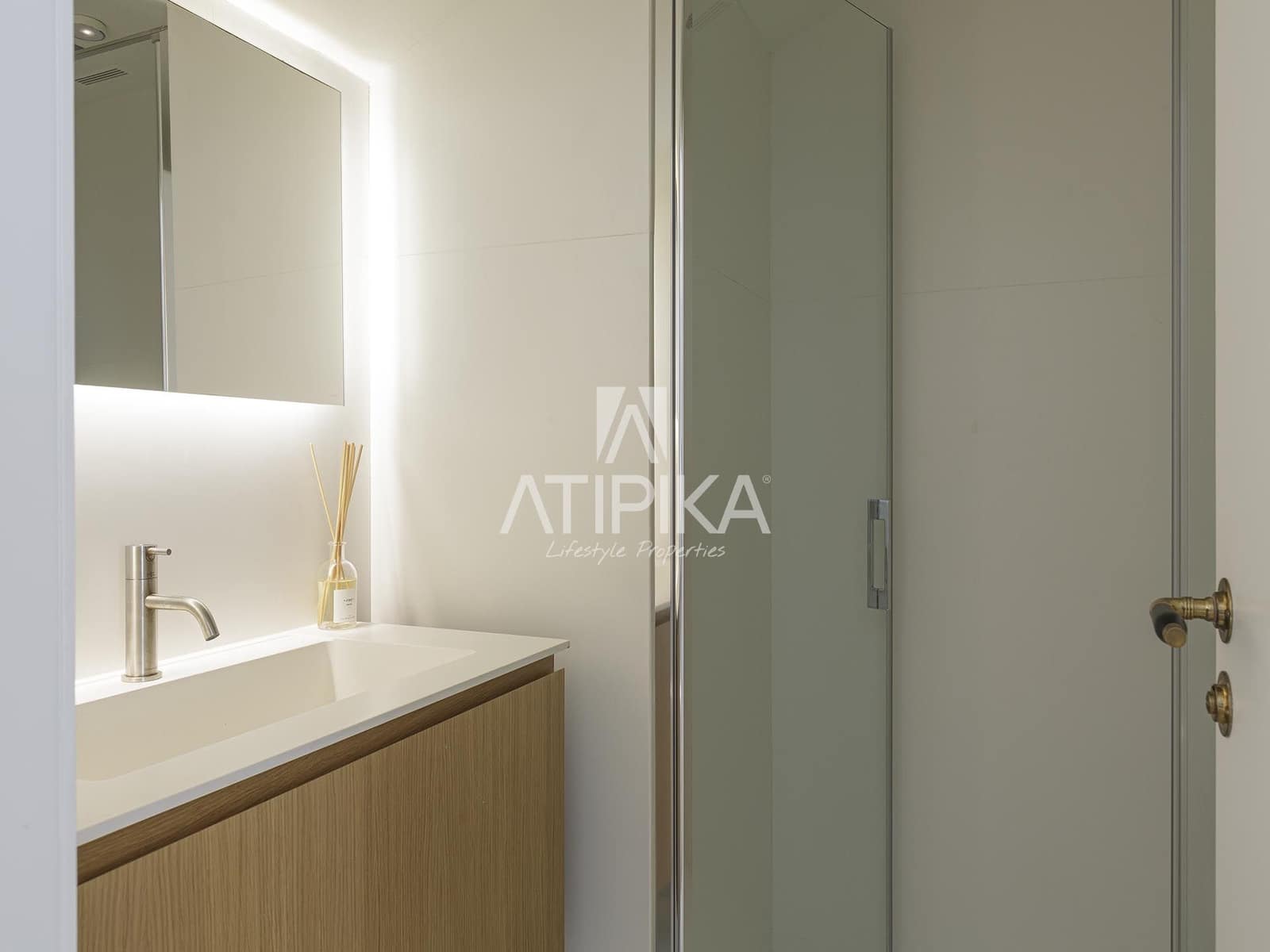 2 bedroom Apartment for sale in Barcelona city with pool - € 2,690,000 (Ref: 9058777)