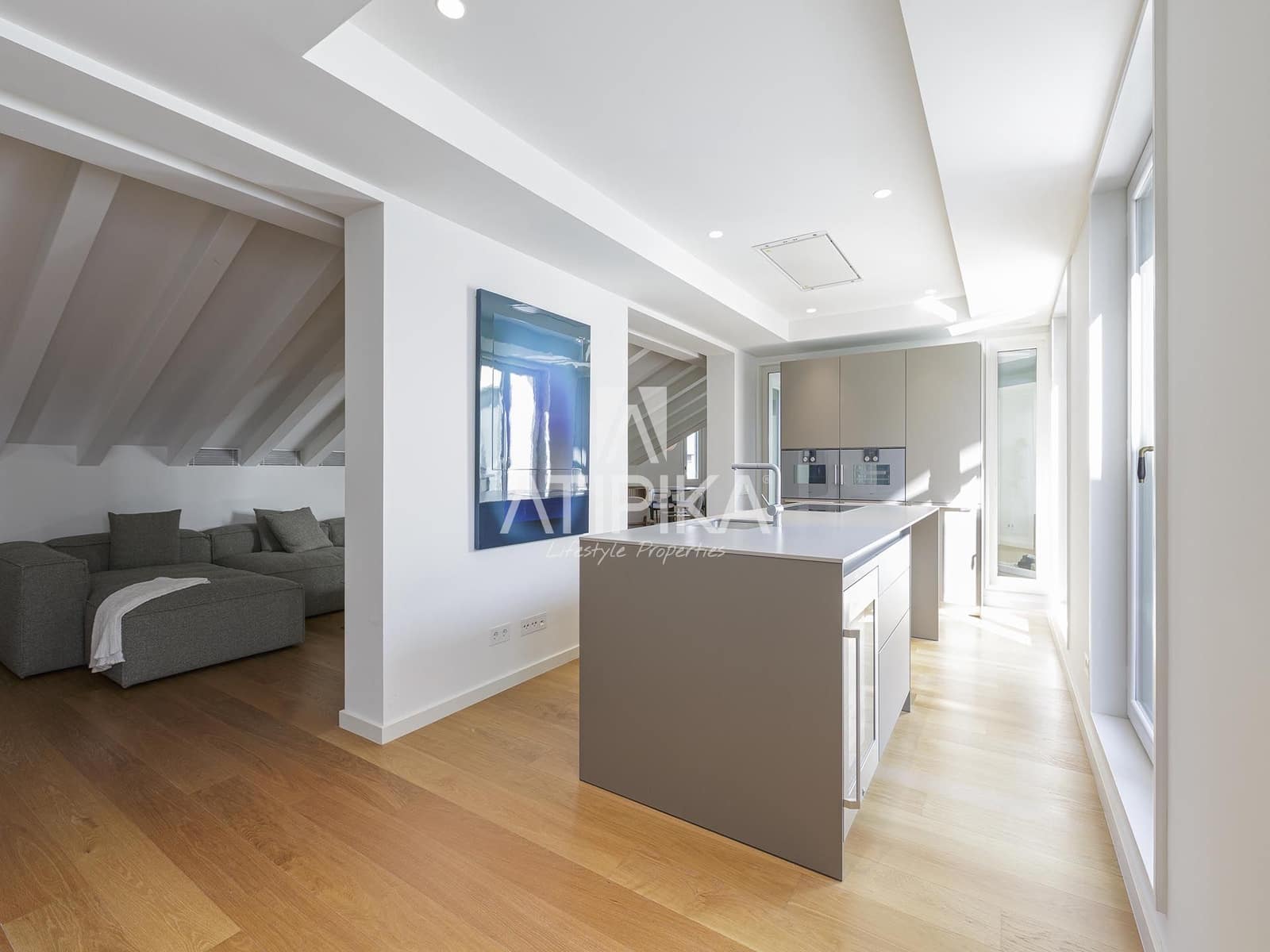 2 bedroom Apartment for sale in Barcelona city with pool - € 2,690,000 (Ref: 9058777)