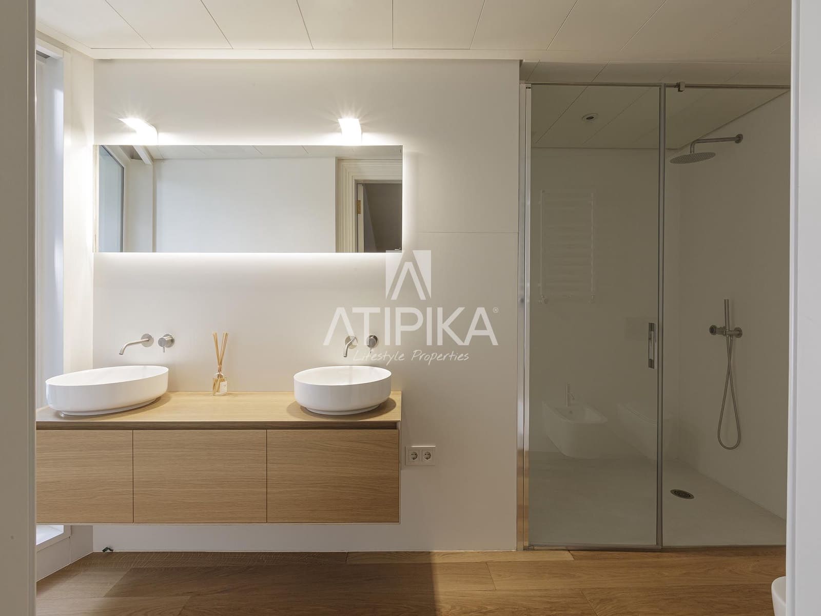 2 bedroom Apartment for sale in Barcelona city with pool - € 2,690,000 (Ref: 9058777)