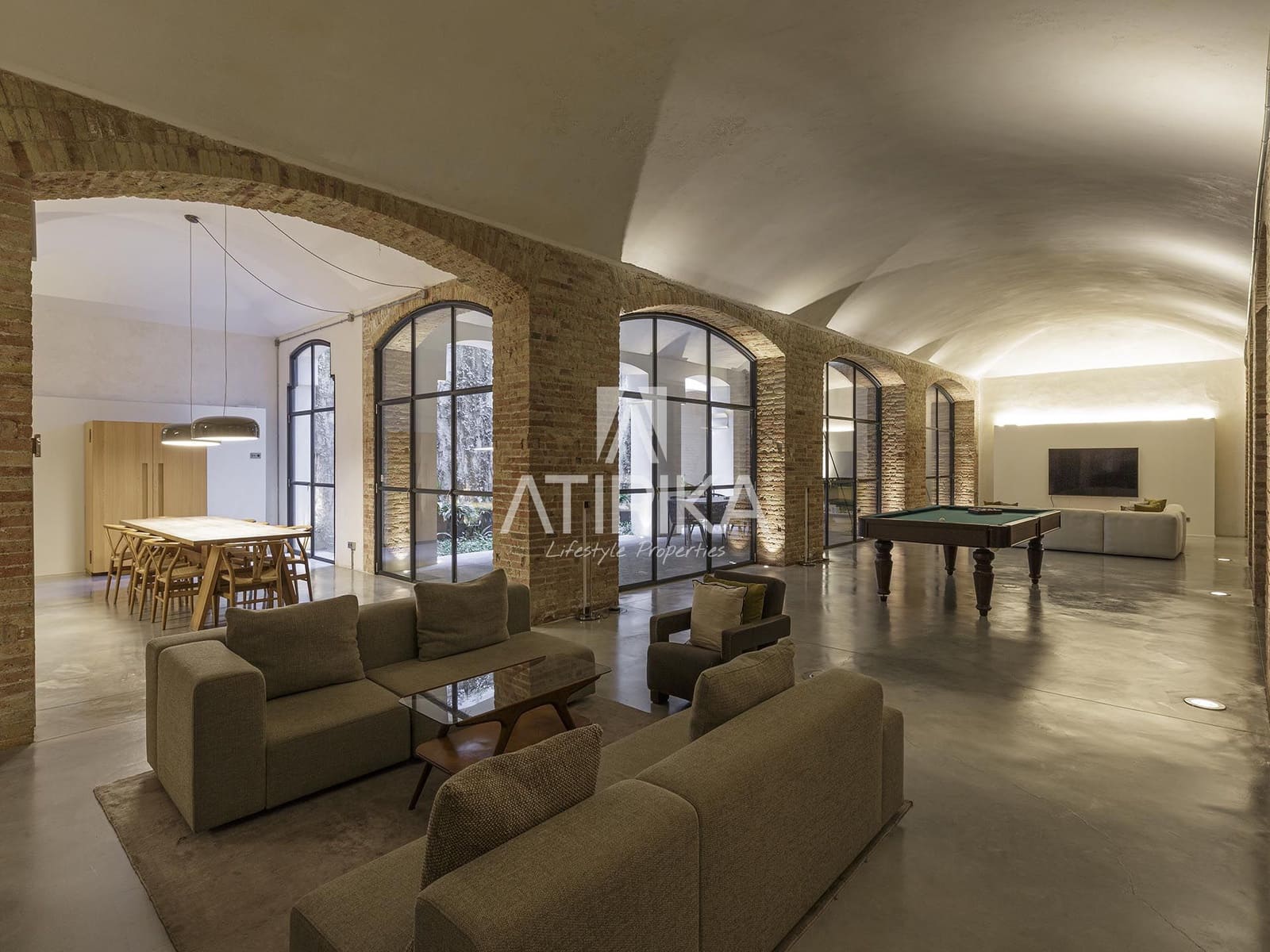 2 bedroom Apartment for sale in Barcelona city with pool - € 2,690,000 (Ref: 9058777)