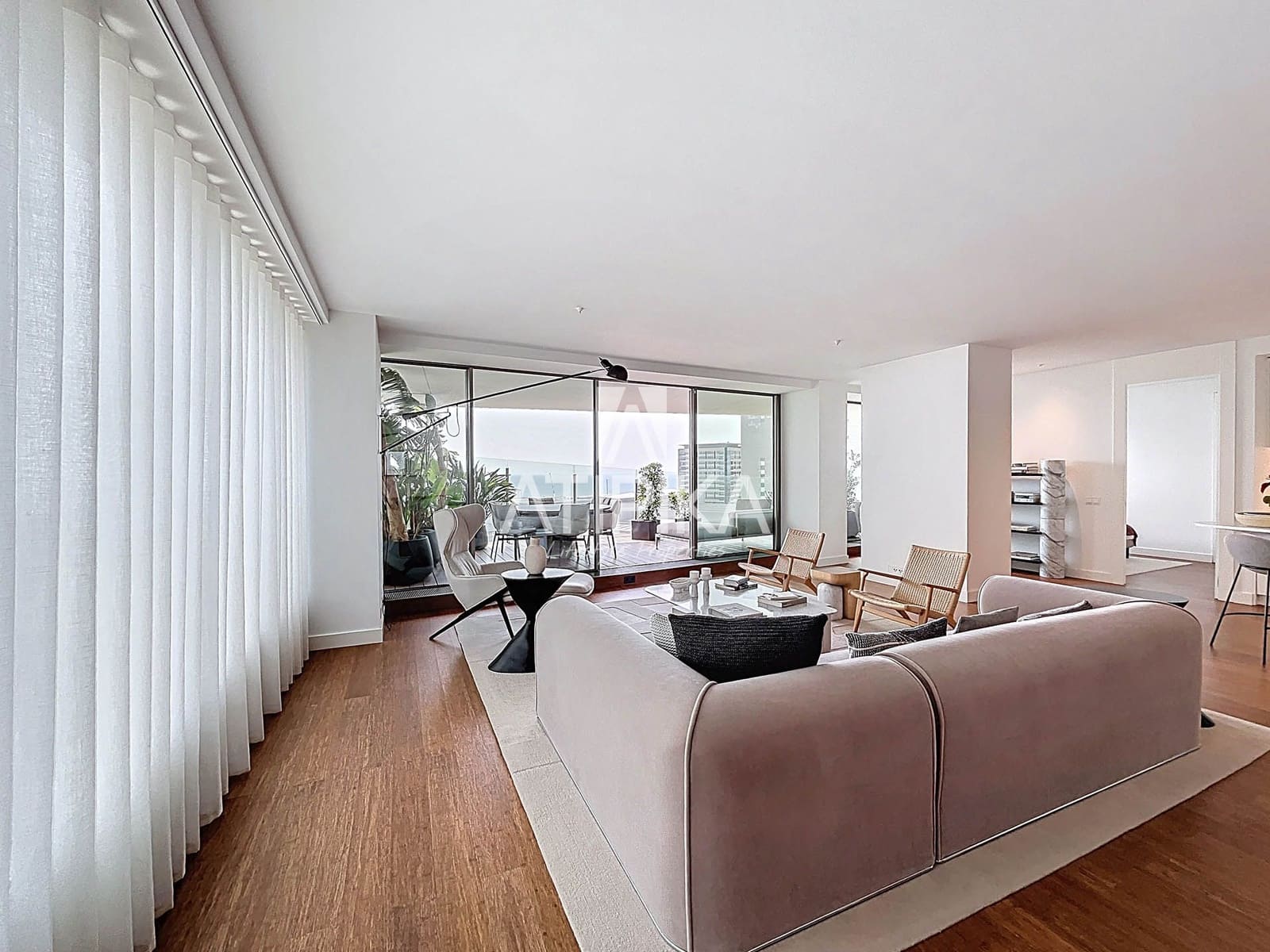 3 bedroom Apartment for sale in Barcelona city with pool - € 2,320,000 (Ref: 9062068)