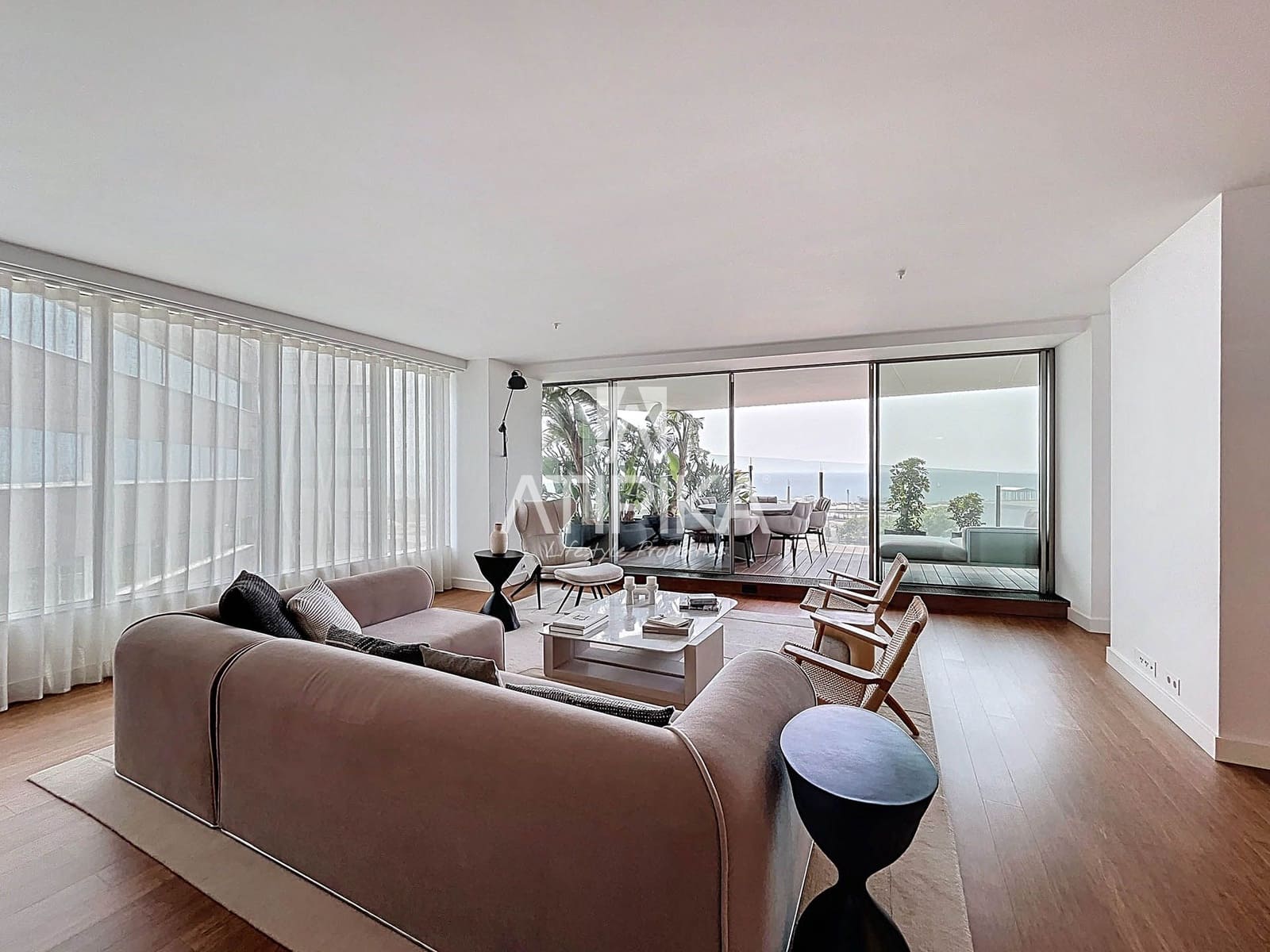 3 bedroom Apartment for sale in Barcelona city with pool - € 2,320,000 (Ref: 9062068)