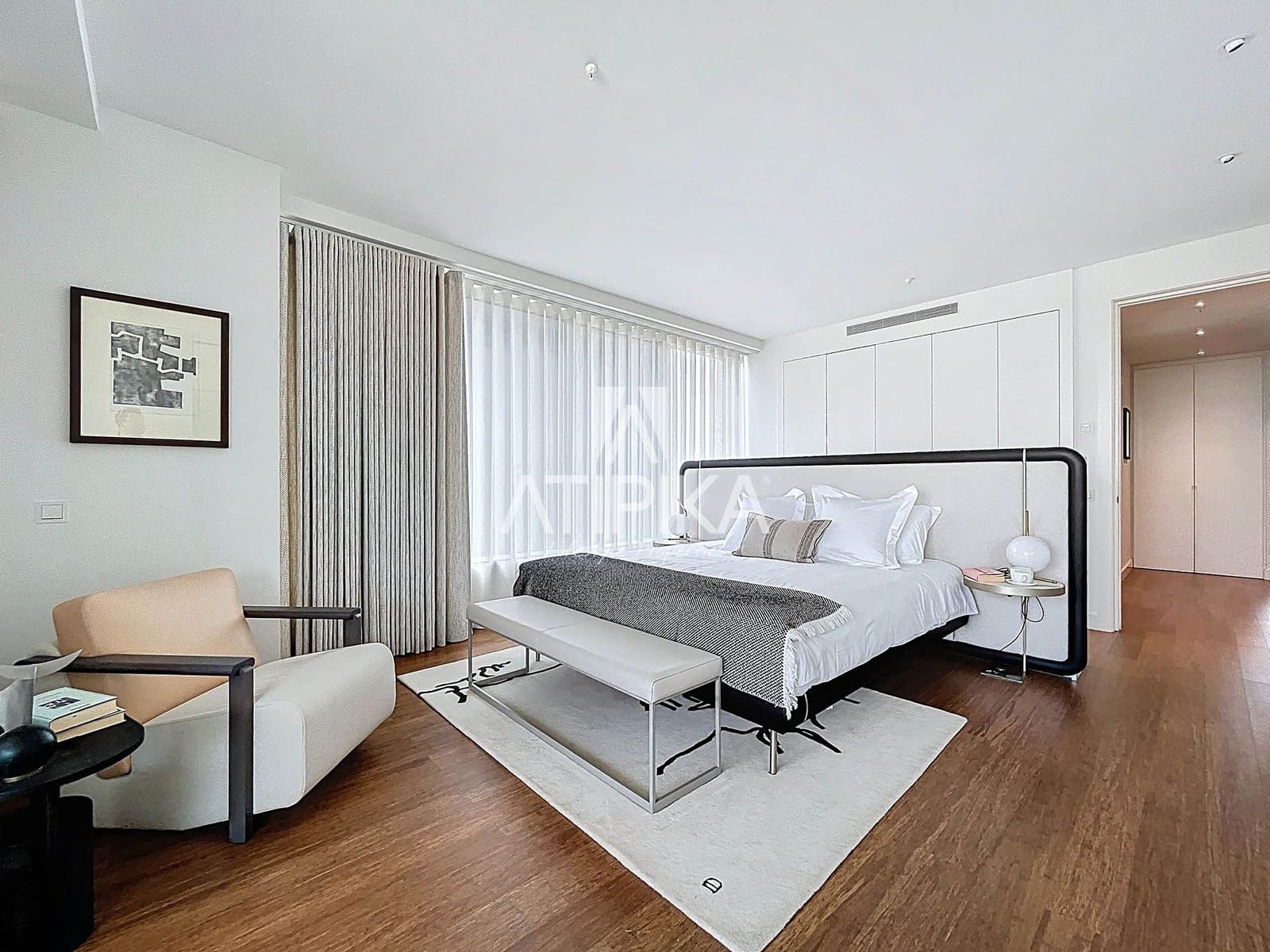 3 bedroom Apartment for sale in Barcelona city with pool - € 2,320,000 (Ref: 9062068)