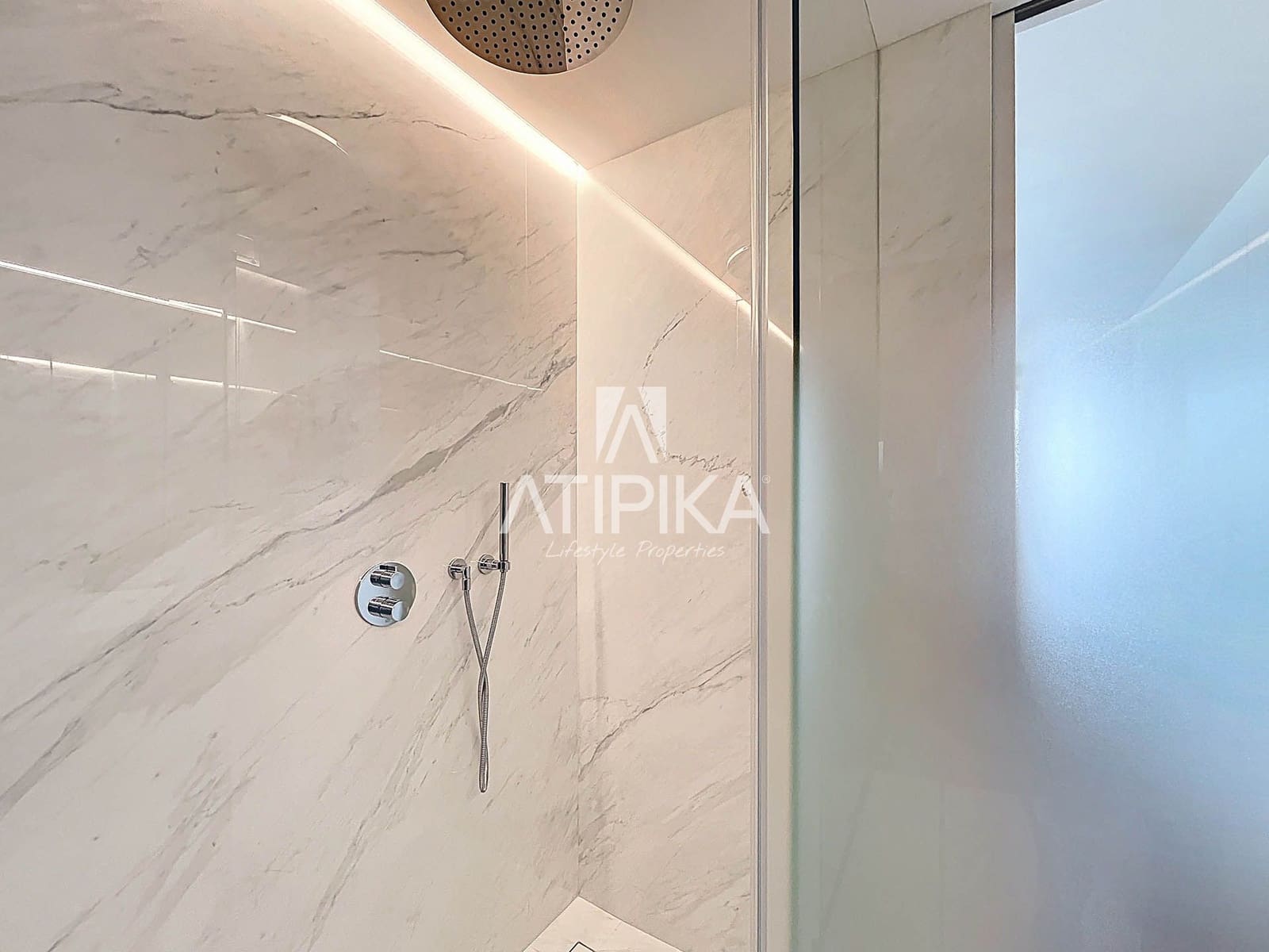 3 bedroom Apartment for sale in Barcelona city with pool - € 2,320,000 (Ref: 9062068)