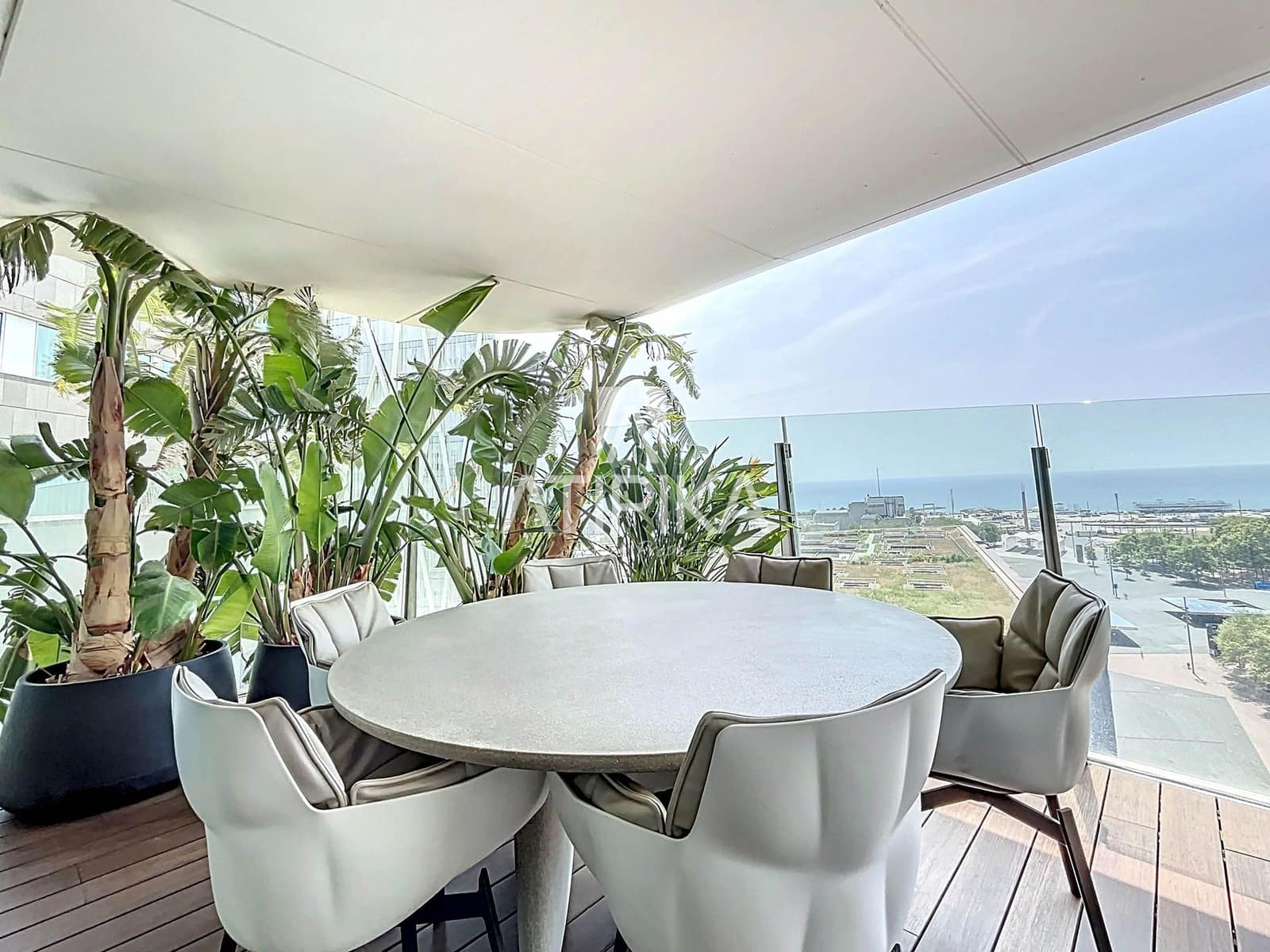 3 bedroom Apartment for sale in Barcelona city with pool - € 2,320,000 (Ref: 9062068)