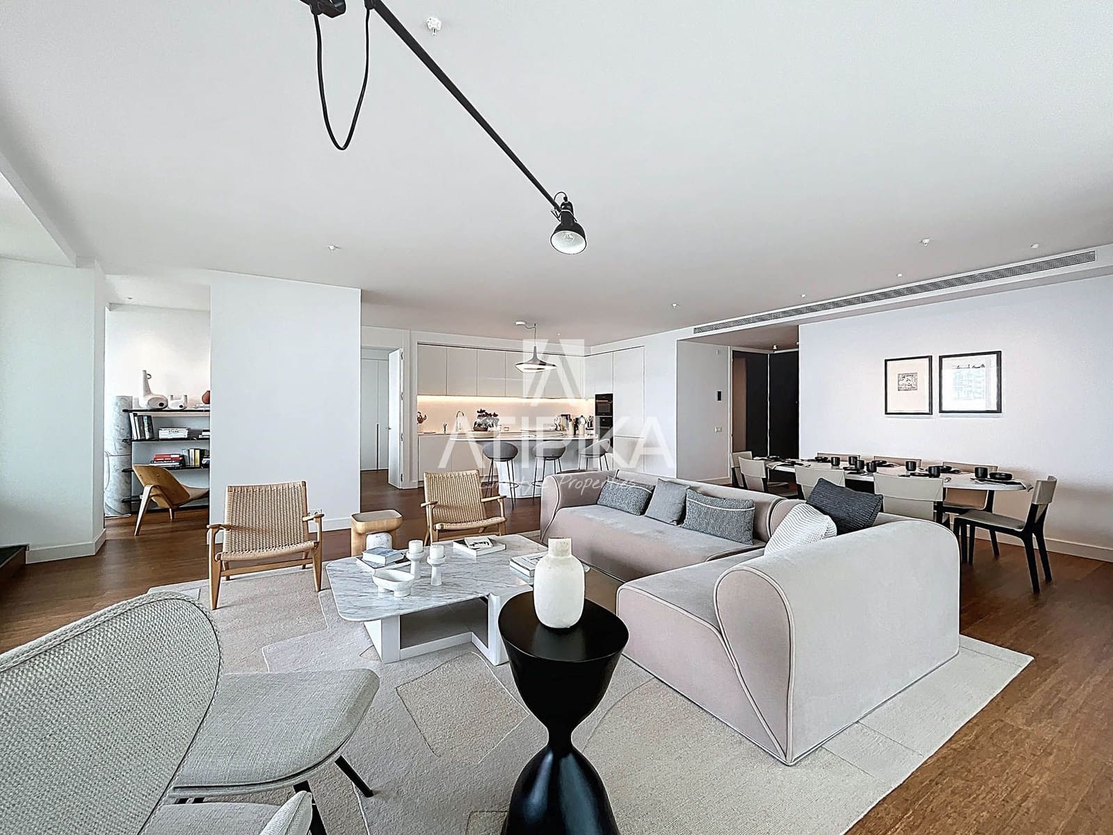 3 bedroom Apartment for sale in Barcelona city with pool - € 2,320,000 (Ref: 9062068)