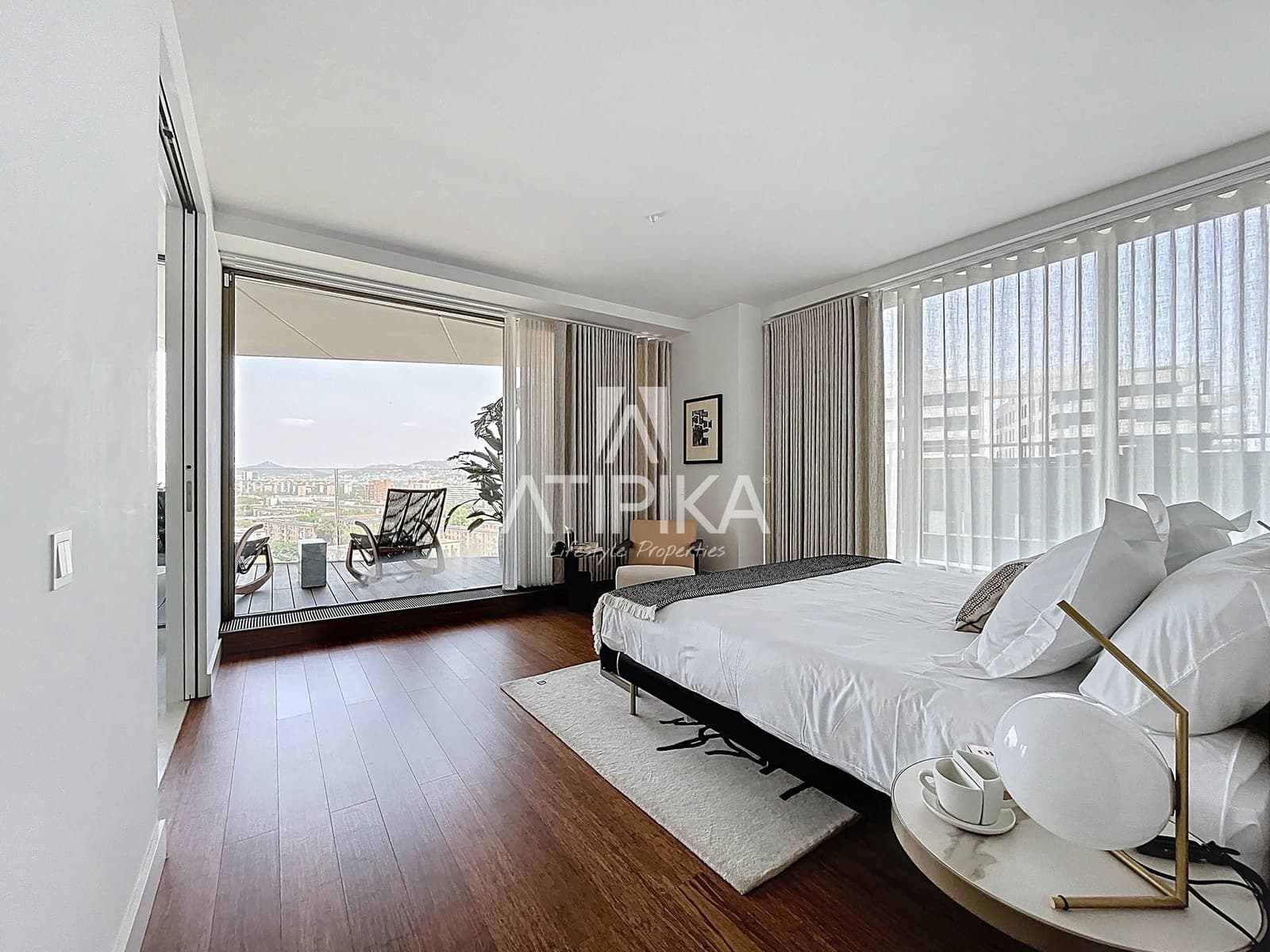 3 bedroom Apartment for sale in Barcelona city with pool - € 2,320,000 (Ref: 9062068)