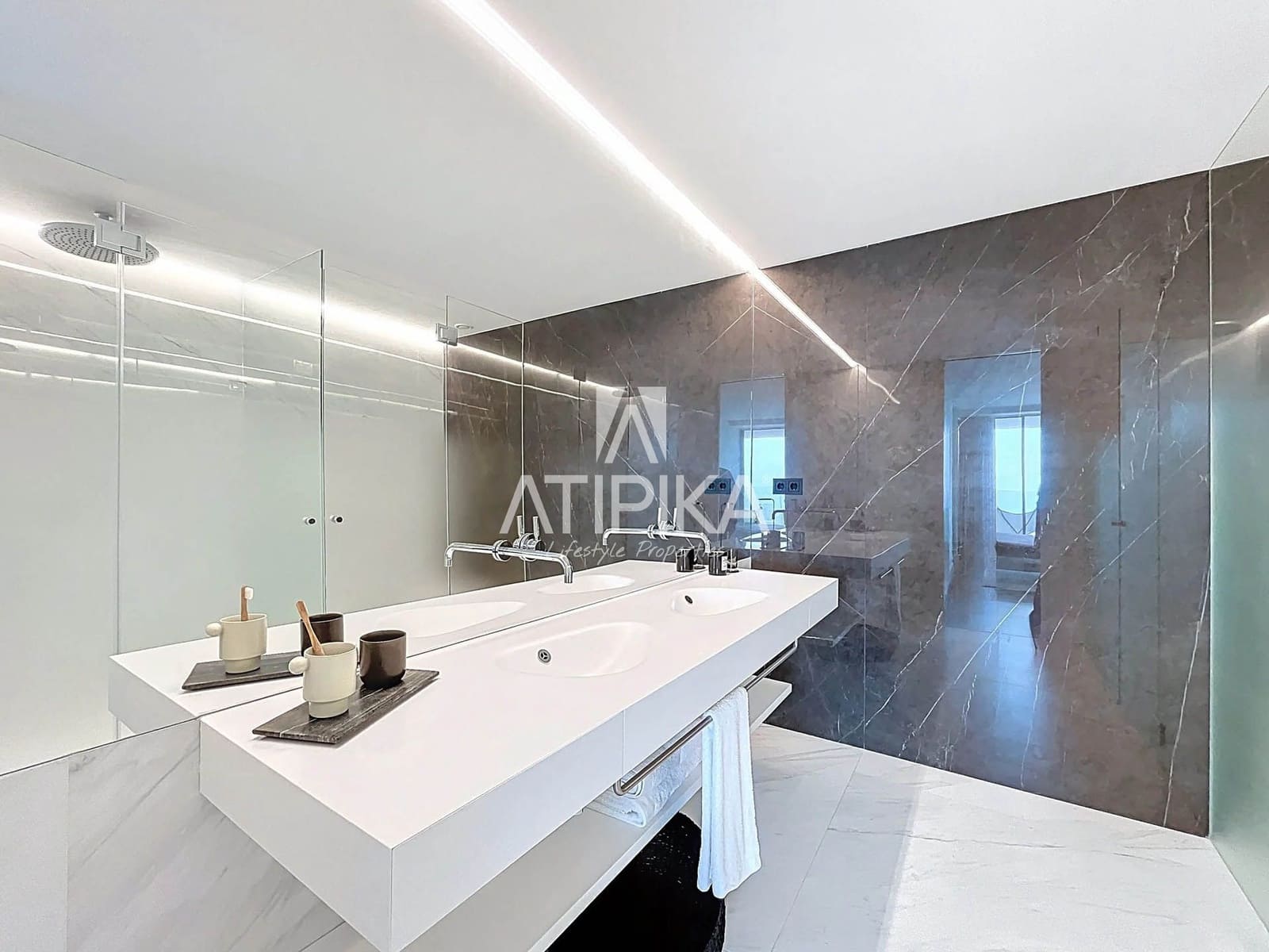 3 bedroom Apartment for sale in Barcelona city with pool - € 2,320,000 (Ref: 9062068)