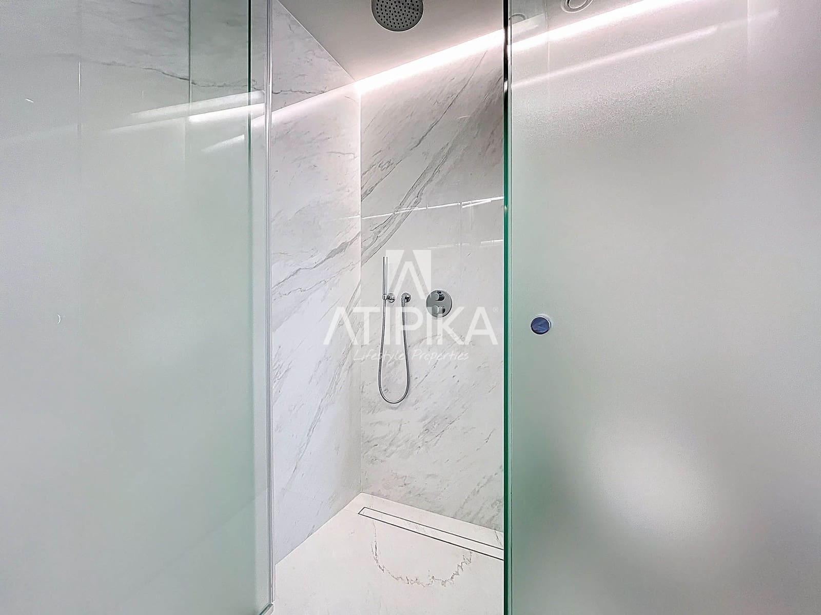 3 bedroom Apartment for sale in Barcelona city with pool - € 2,320,000 (Ref: 9062068)