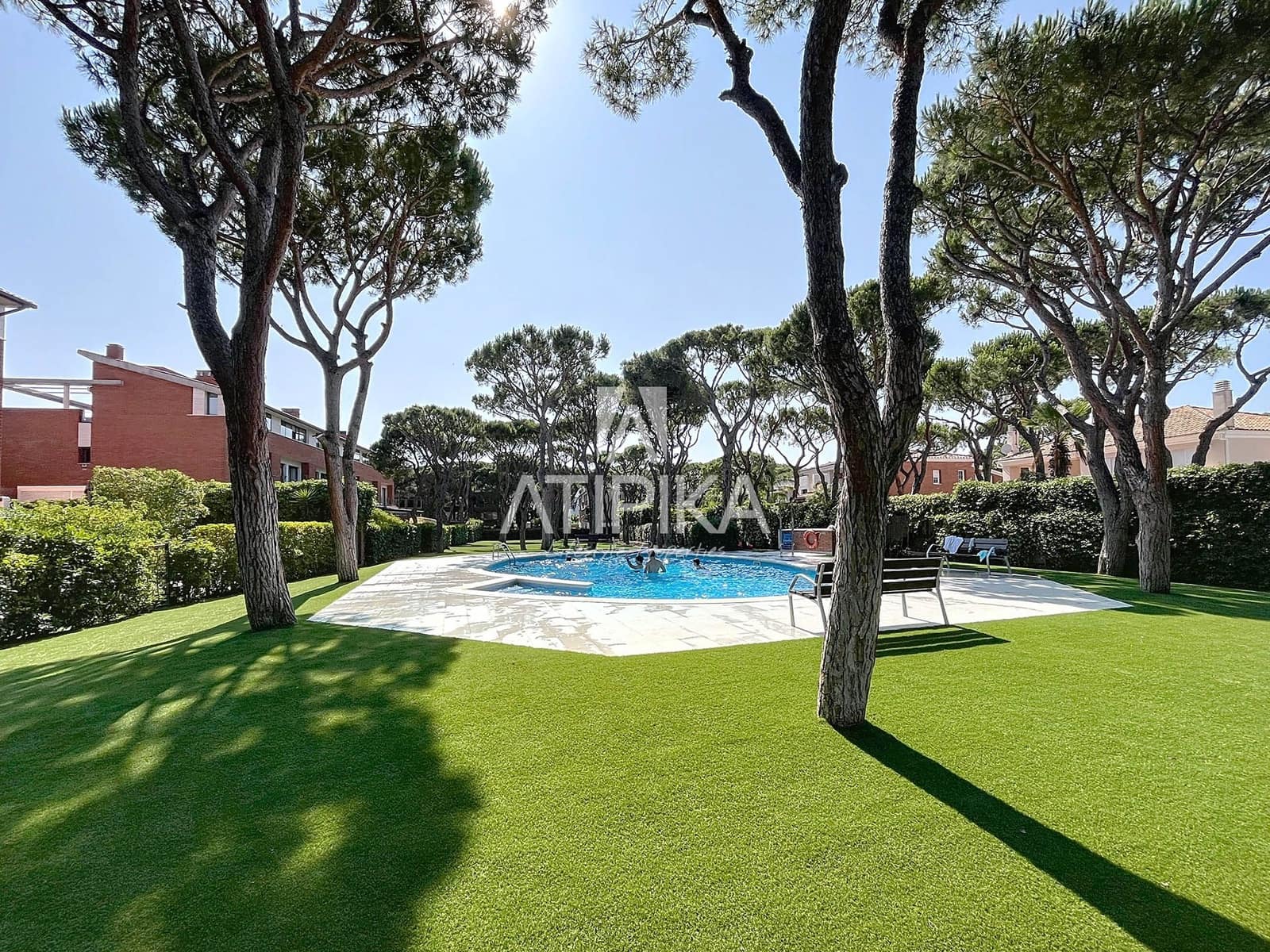 4 soveværelse Villa til leje i Gava med swimmingpool - € 6.800 (Ref: 9073075)