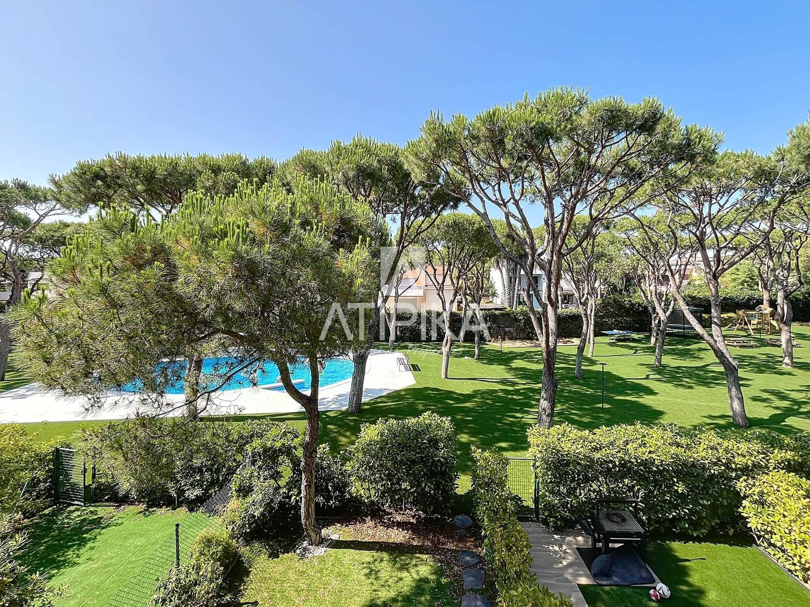 4 soveværelse Villa til leje i Gava med swimmingpool - € 6.800 (Ref: 9073075)