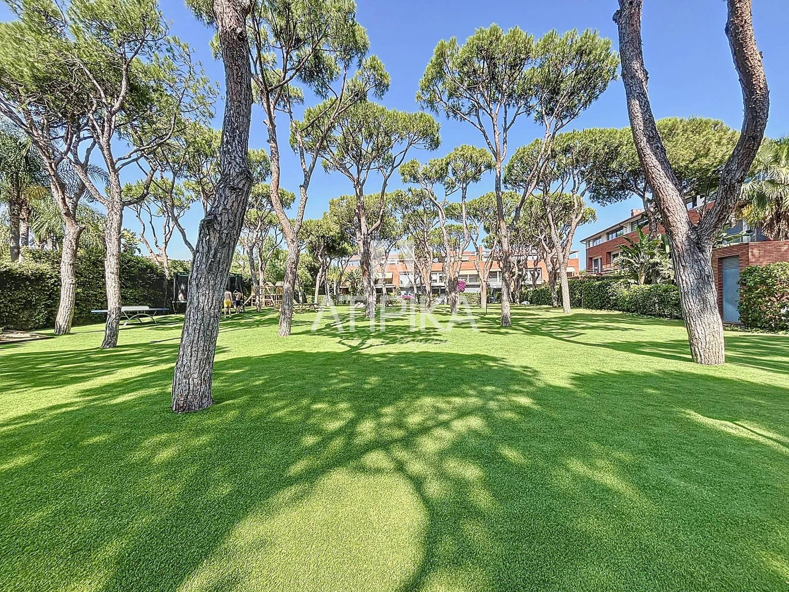 4 soveværelse Villa til leje i Gava med swimmingpool - € 6.800 (Ref: 9073075)