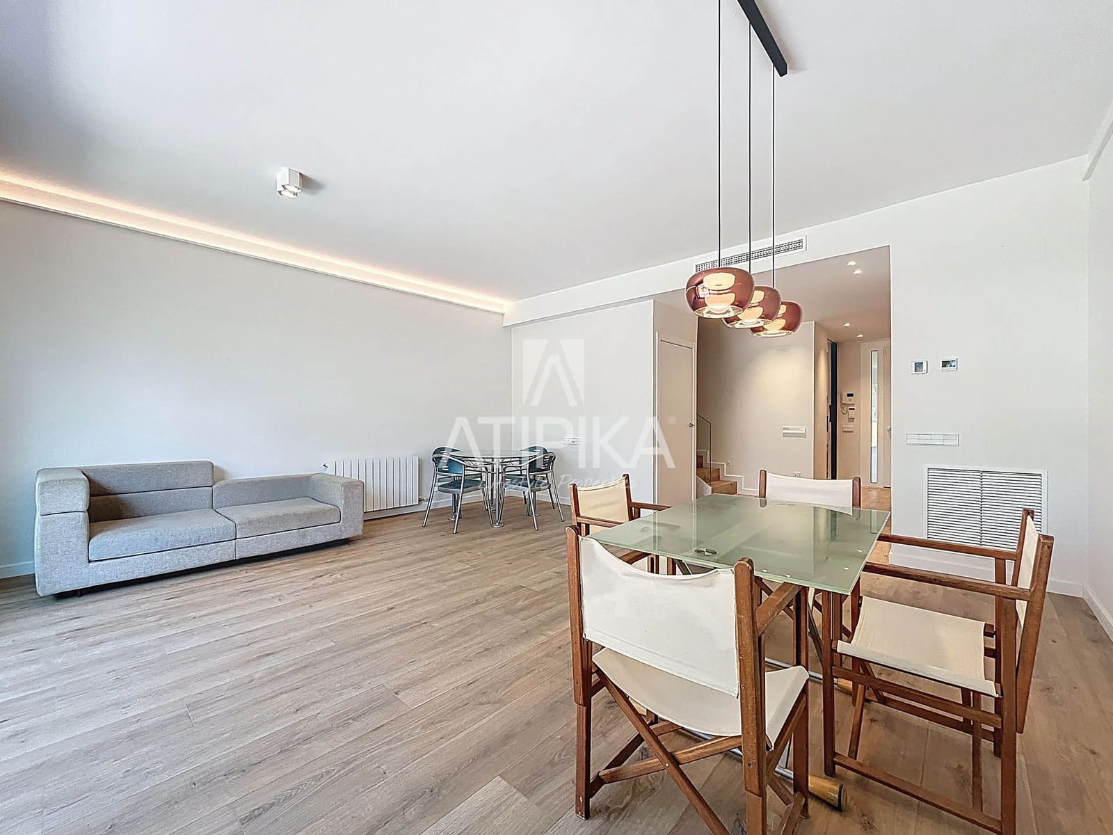 4 soveværelse Villa til leje i Gava med swimmingpool - € 6.800 (Ref: 9073075)