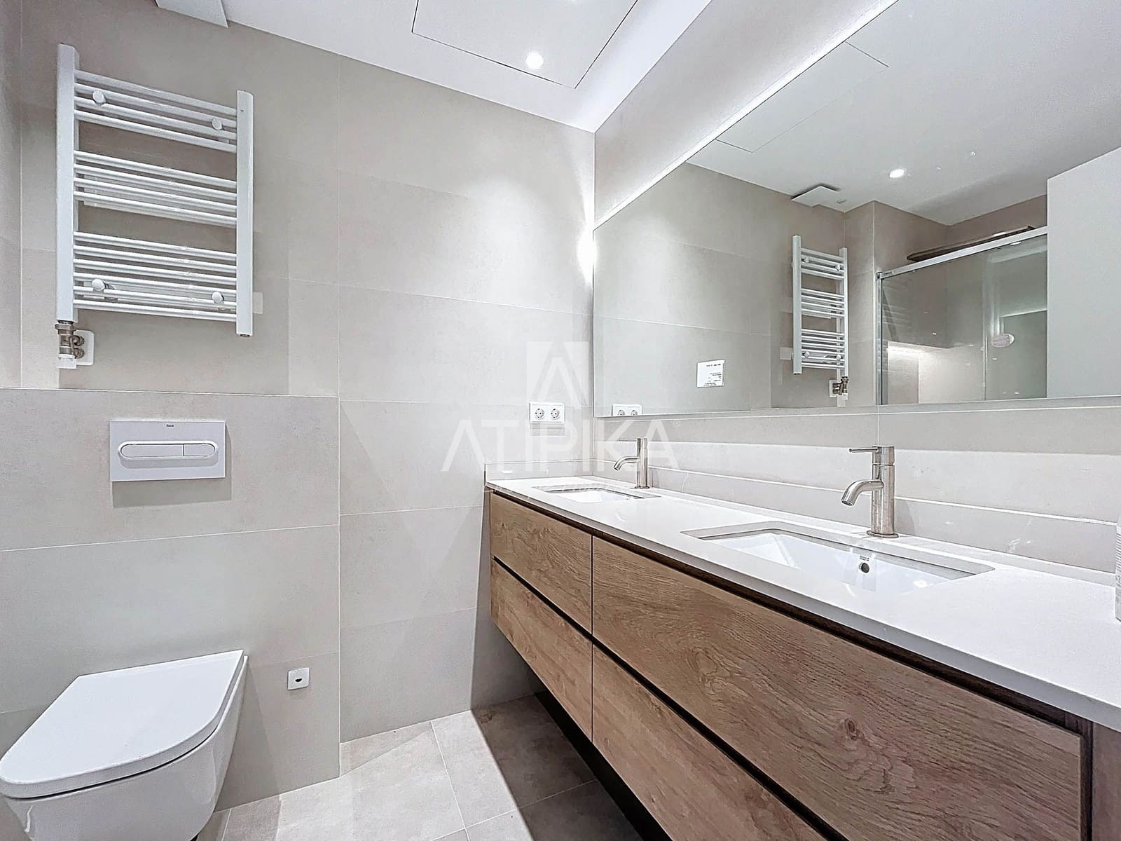 4 soveværelse Villa til leje i Gava med swimmingpool - € 6.800 (Ref: 9073075)