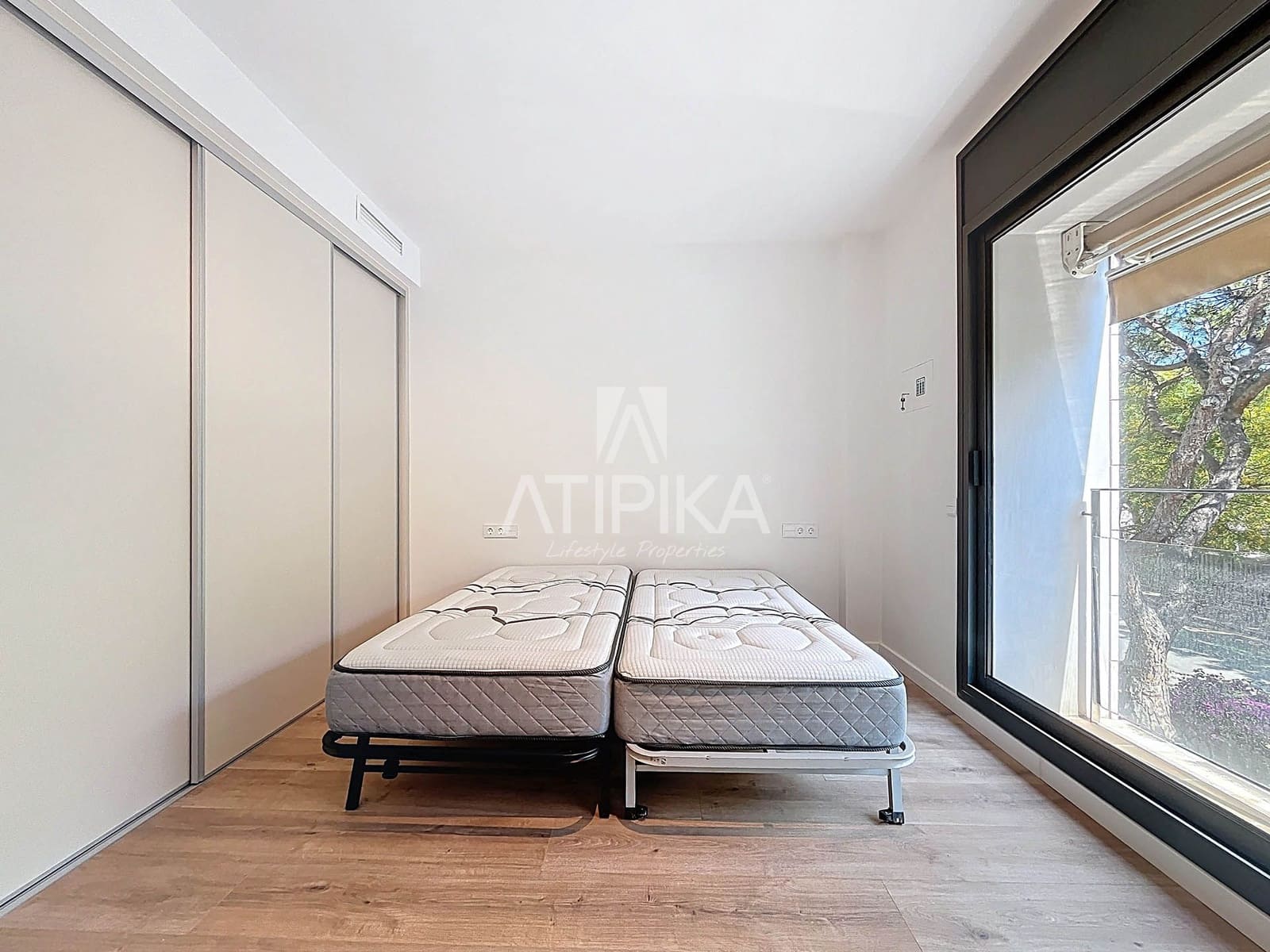 4 soveværelse Villa til leje i Gava med swimmingpool - € 6.800 (Ref: 9073075)