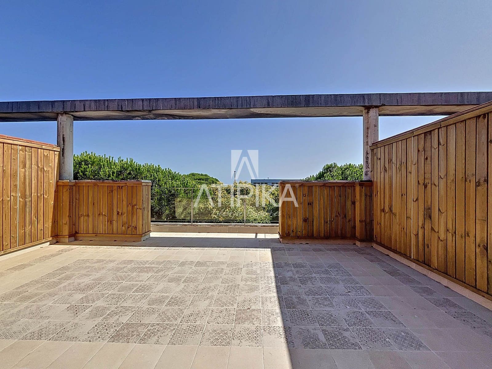 4 soveværelse Villa til leje i Gava med swimmingpool - € 6.800 (Ref: 9073075)