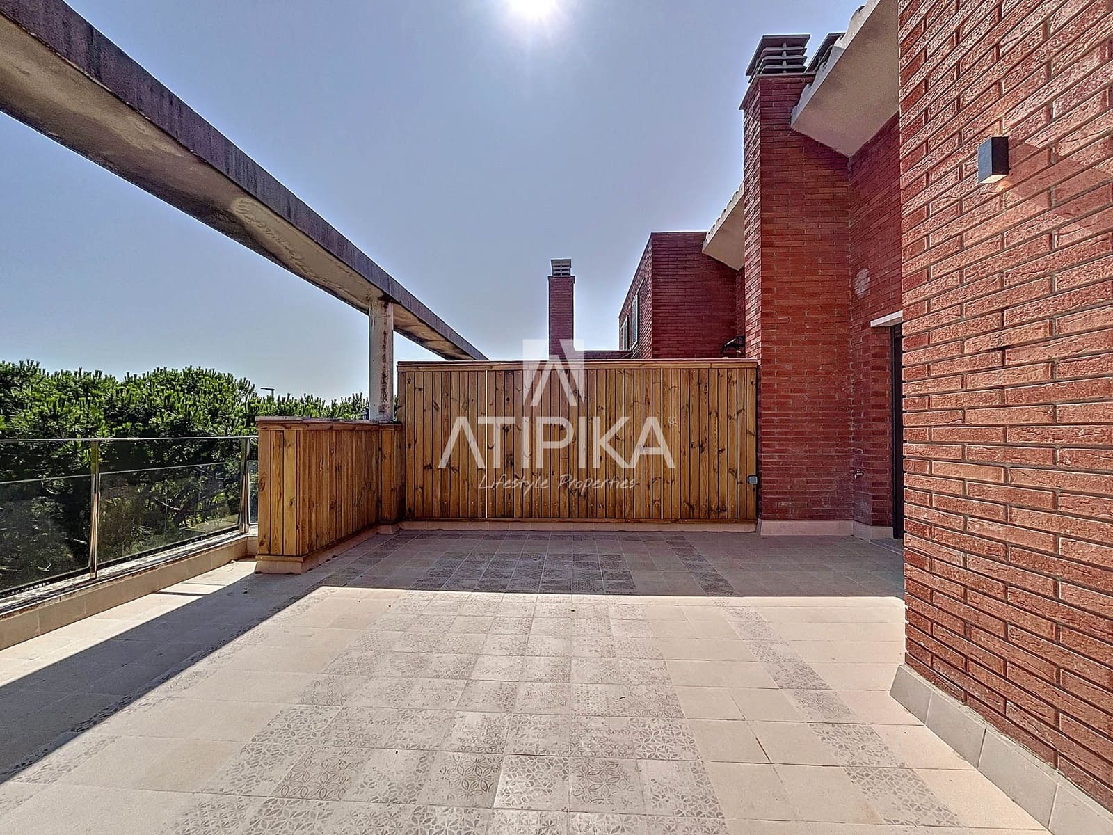 4 soveværelse Villa til leje i Gava med swimmingpool - € 6.800 (Ref: 9073075)