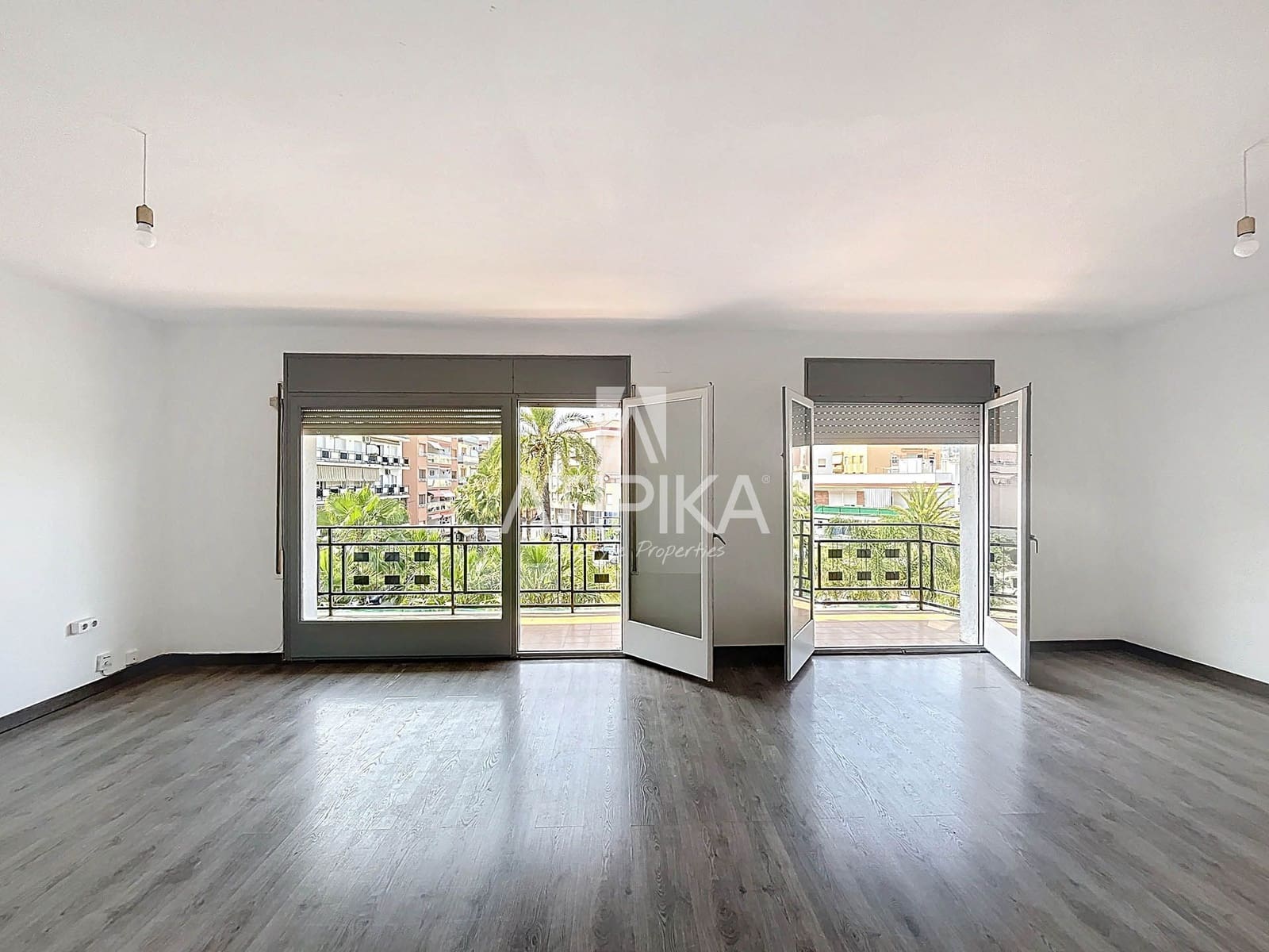 3 bedroom Apartment for sale in Pineda de Mar - € 190,000 (Ref: 9077717)