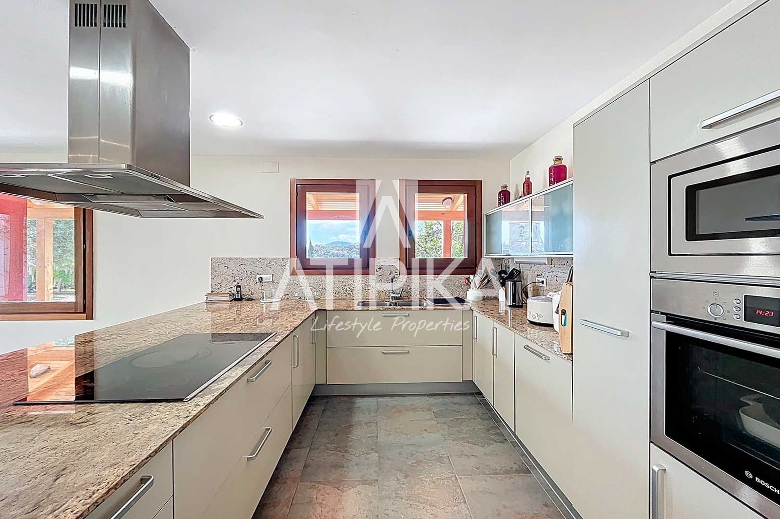 4 soverom Villa til salgs i Gallifa med svømmebasseng - € 990 000 (Ref: 9077718)