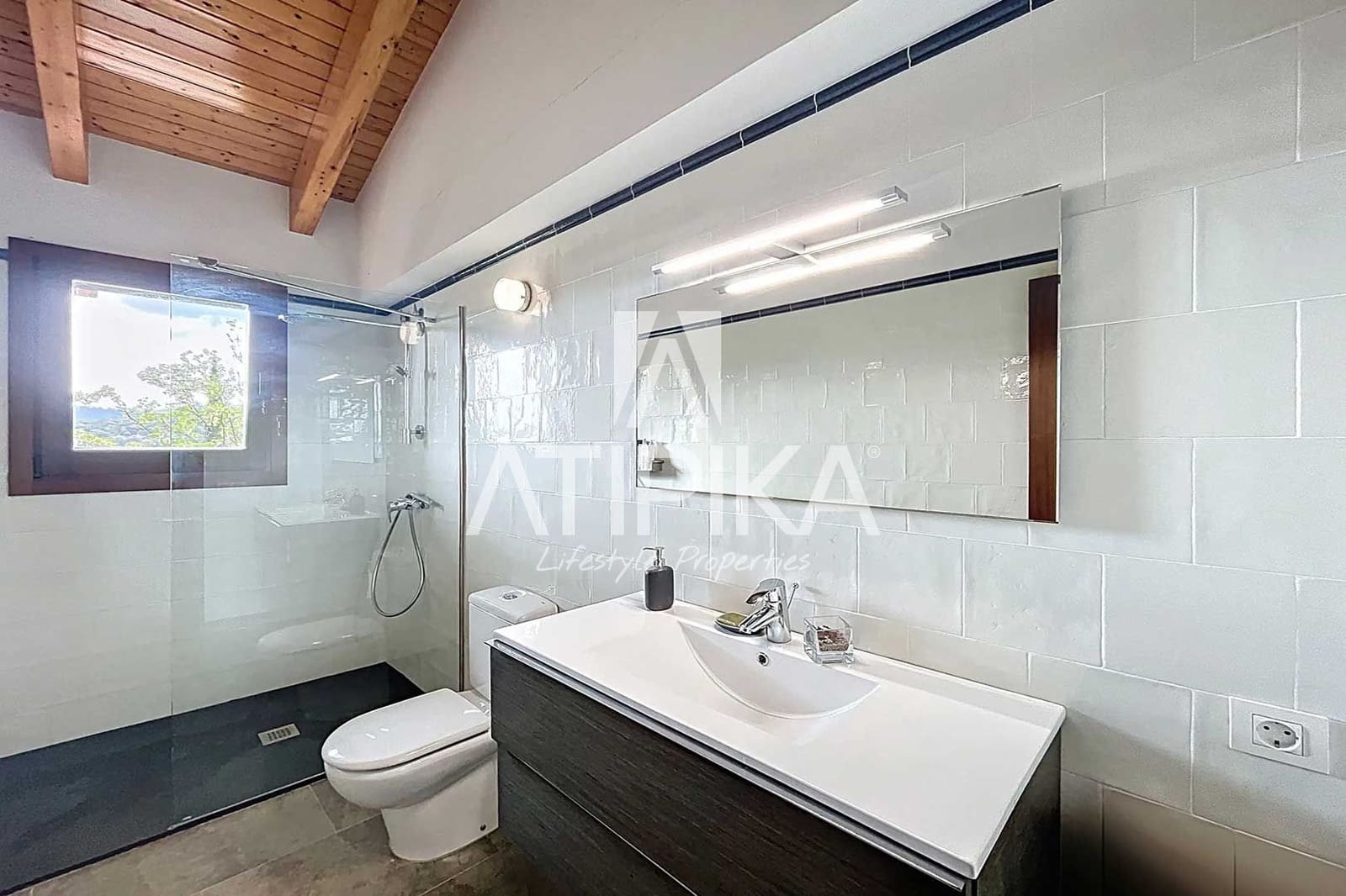 4 soverom Villa til salgs i Gallifa med svømmebasseng - € 990 000 (Ref: 9077718)