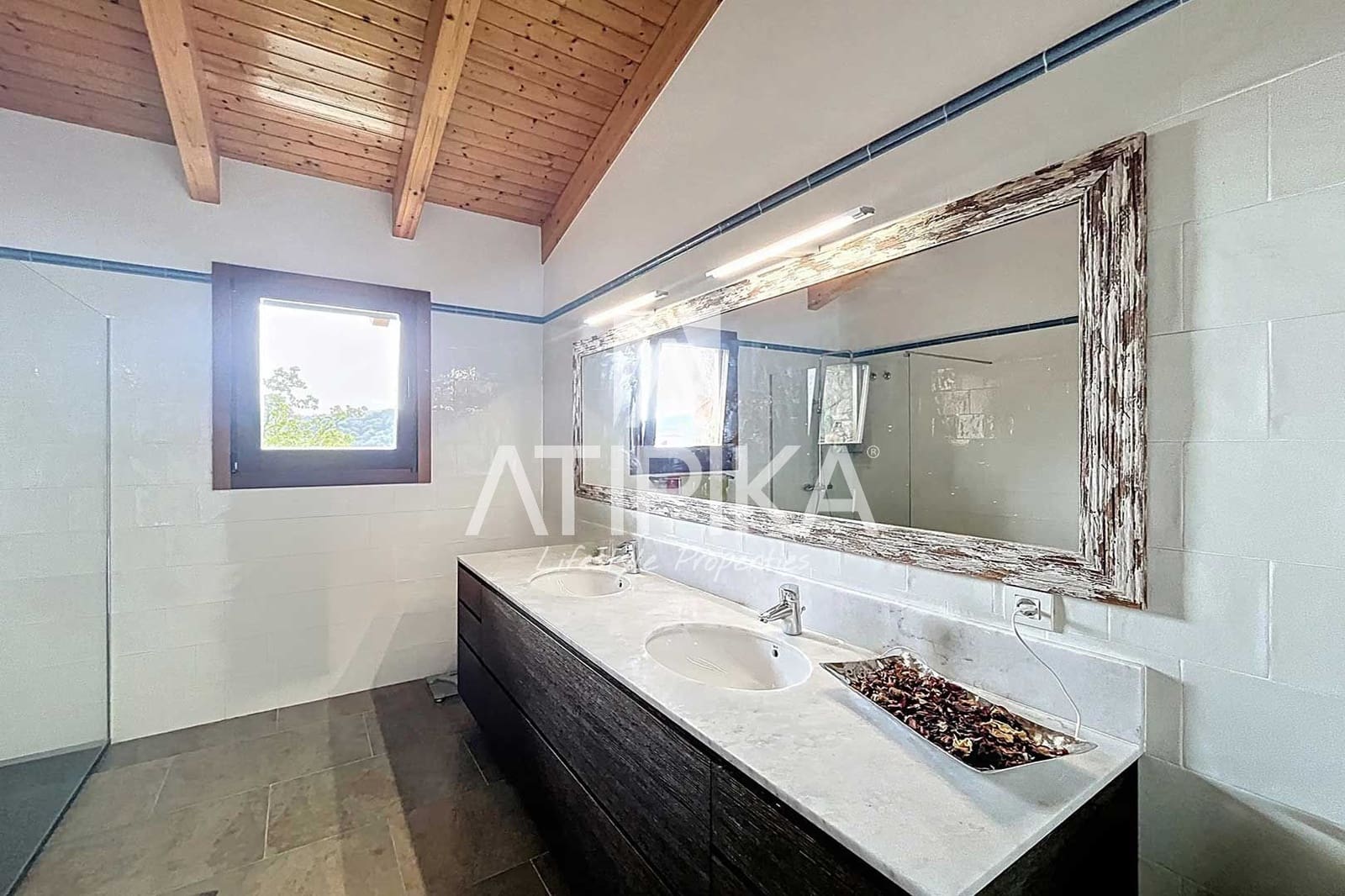 4 soverom Villa til salgs i Gallifa med svømmebasseng - € 990 000 (Ref: 9077718)