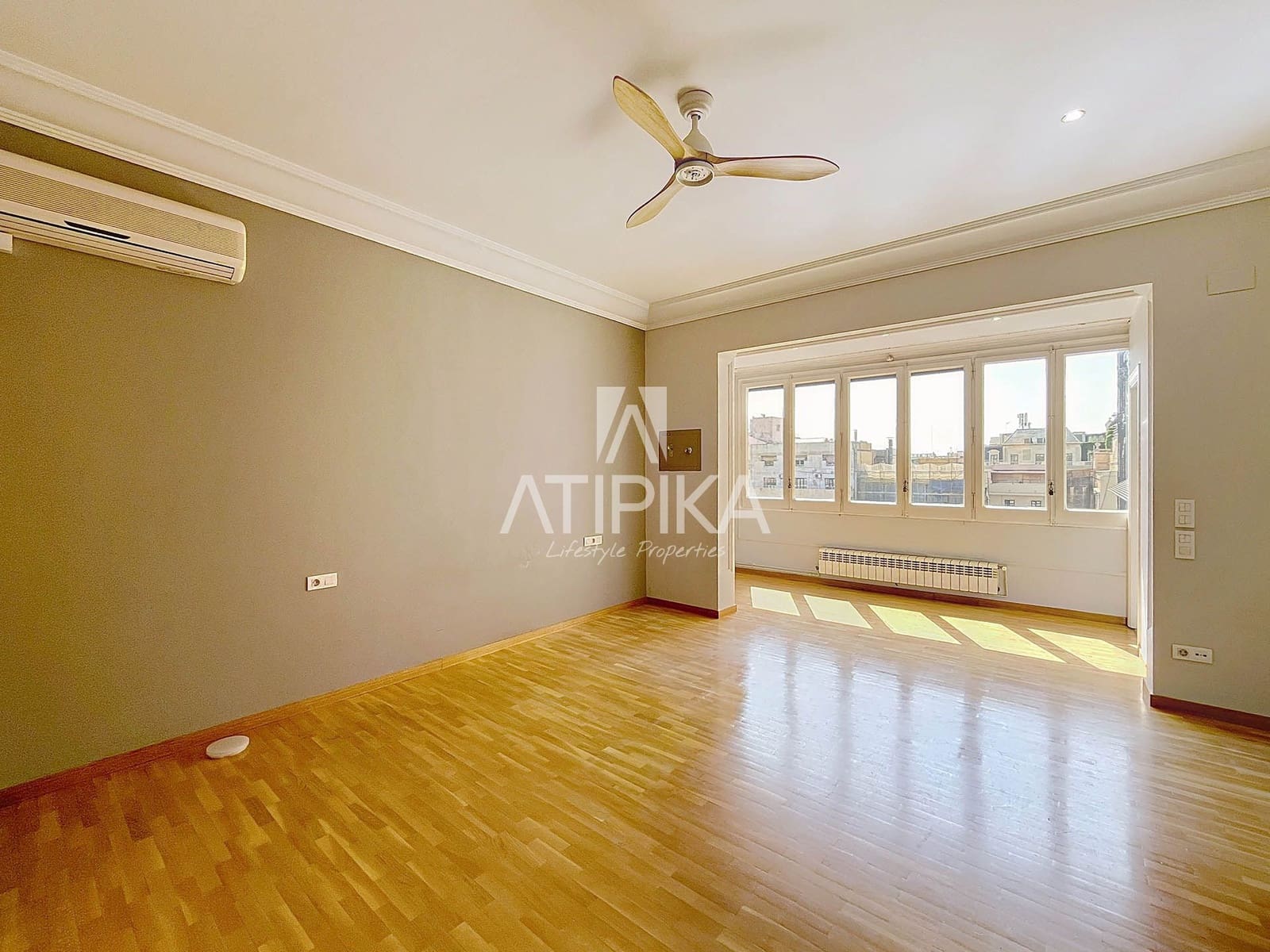6 bedroom Apartment for sale in Barcelona city - € 1,690,000 (Ref: 9084861)