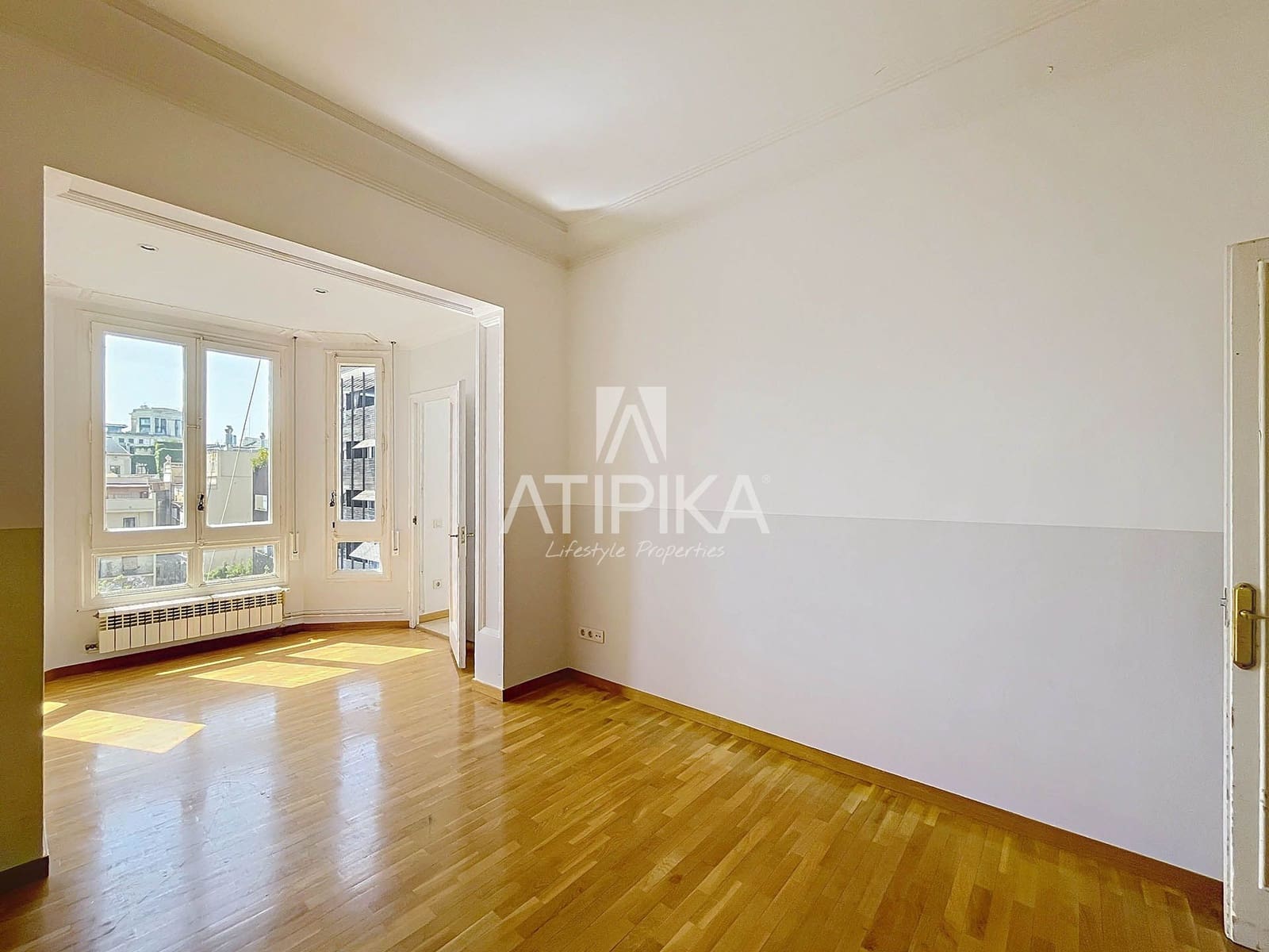 6 bedroom Apartment for sale in Barcelona city - € 1,690,000 (Ref: 9084861)