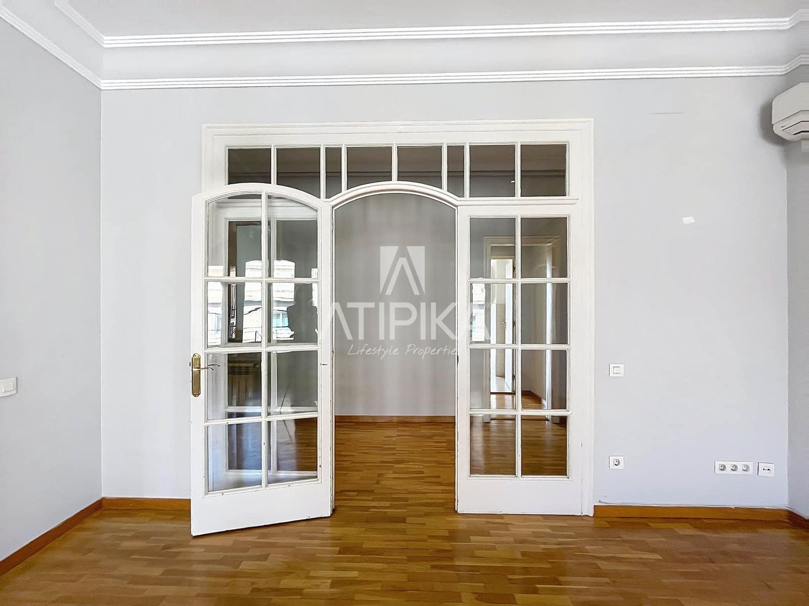 6 bedroom Apartment for sale in Barcelona city - € 1,690,000 (Ref: 9084861)