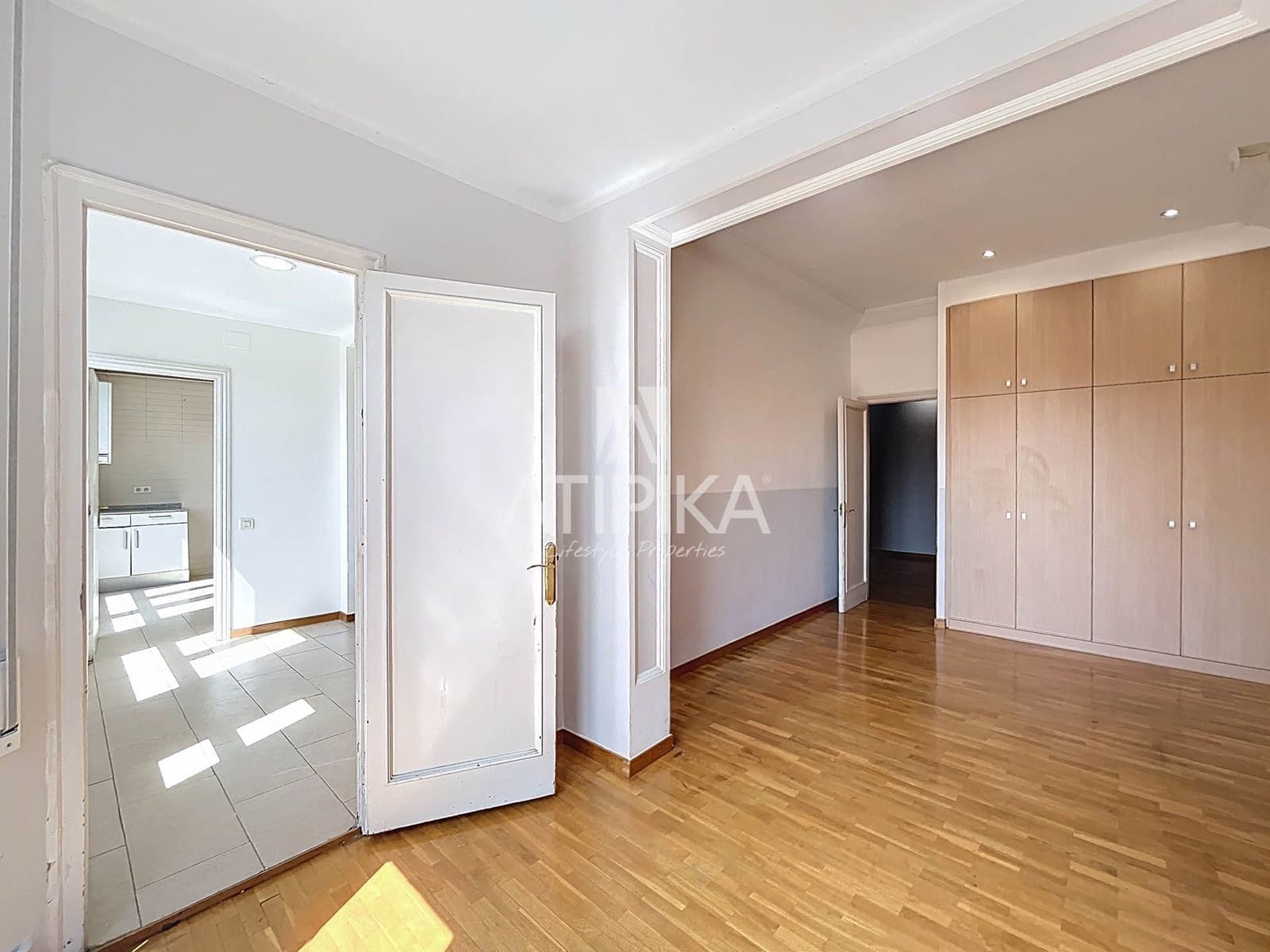 6 bedroom Apartment for sale in Barcelona city - € 1,690,000 (Ref: 9084861)