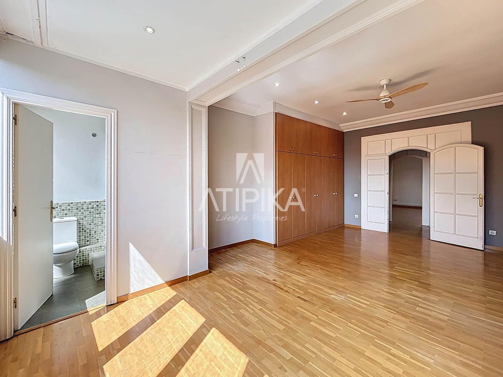 6 bedroom Apartment for sale in Barcelona city - € 1,690,000 (Ref: 9084861)