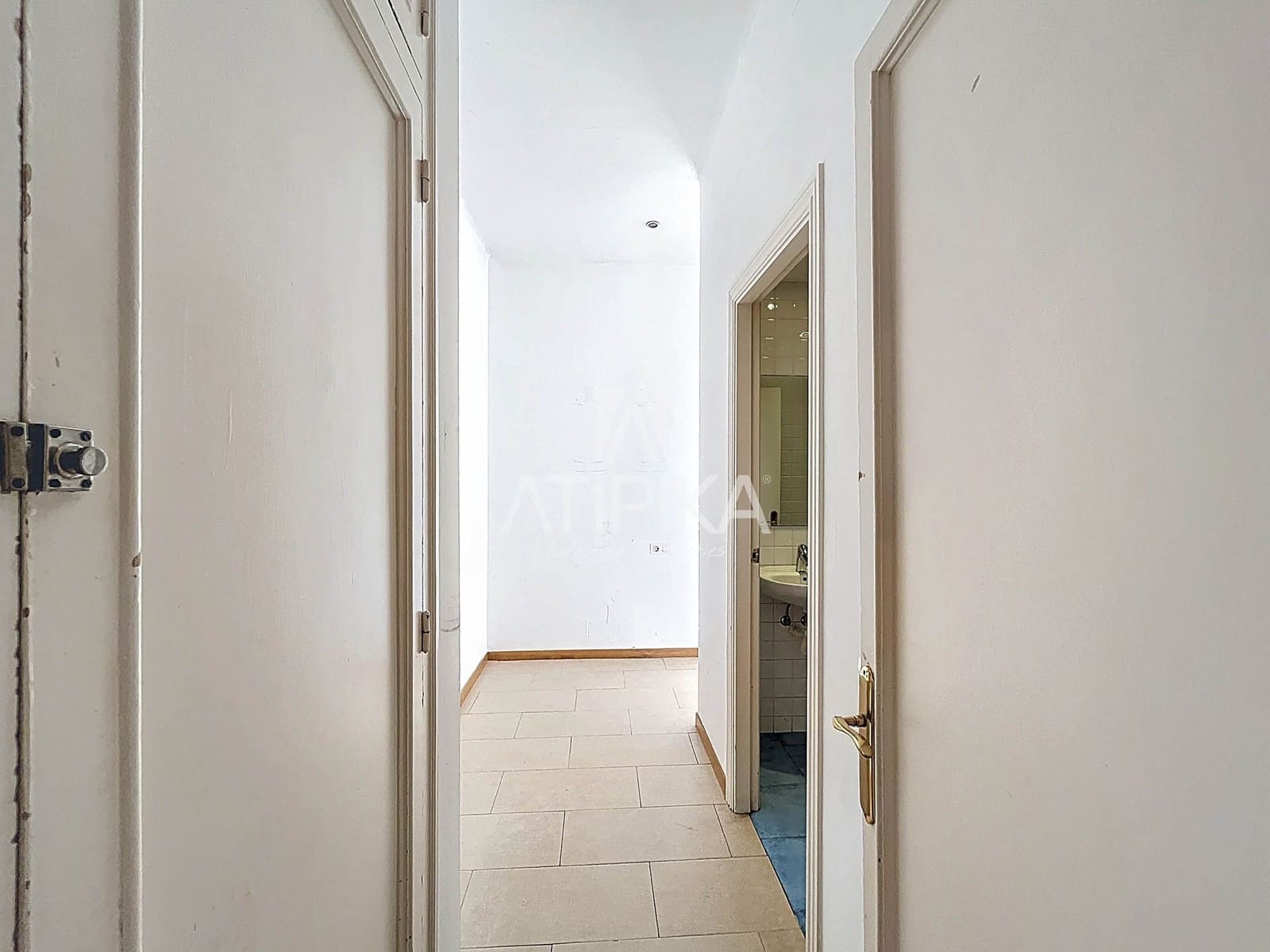 6 bedroom Apartment for sale in Barcelona city - € 1,690,000 (Ref: 9084861)