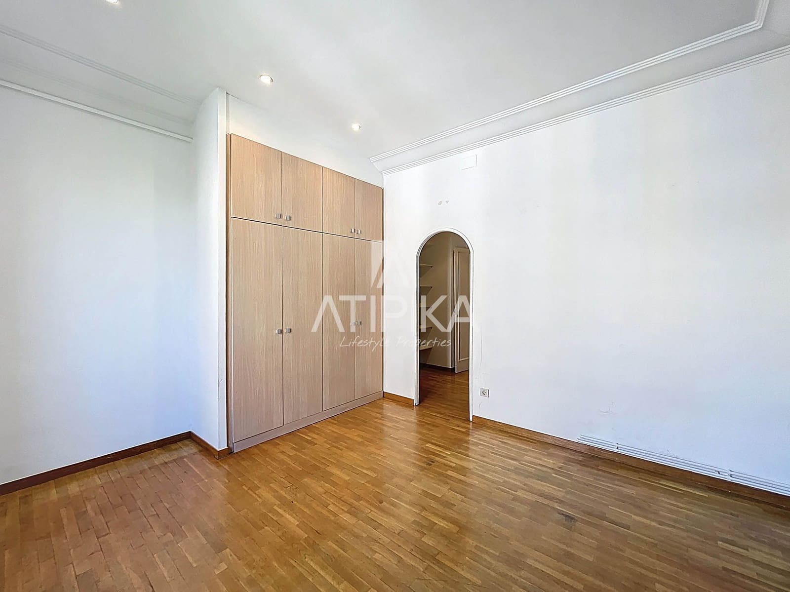 6 bedroom Apartment for sale in Barcelona city - € 1,690,000 (Ref: 9084861)