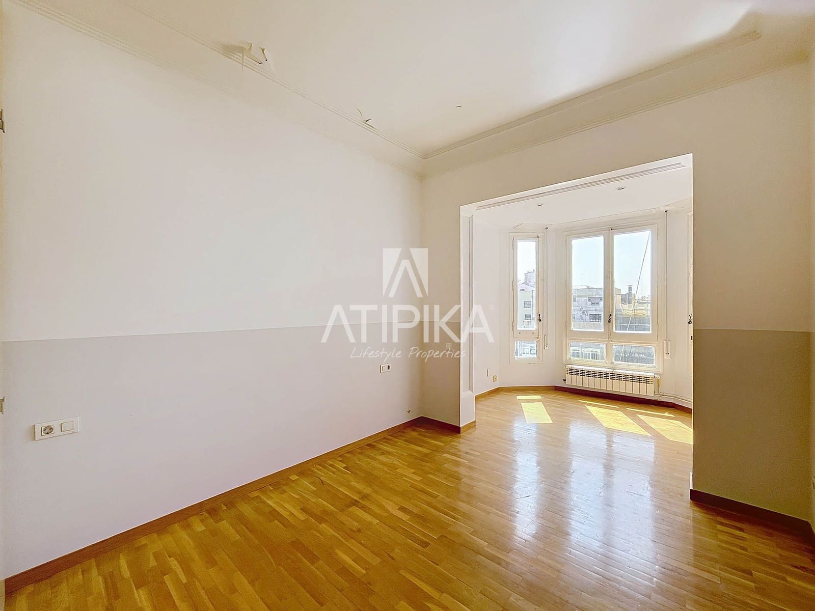 6 bedroom Apartment for sale in Barcelona city - € 1,690,000 (Ref: 9084861)