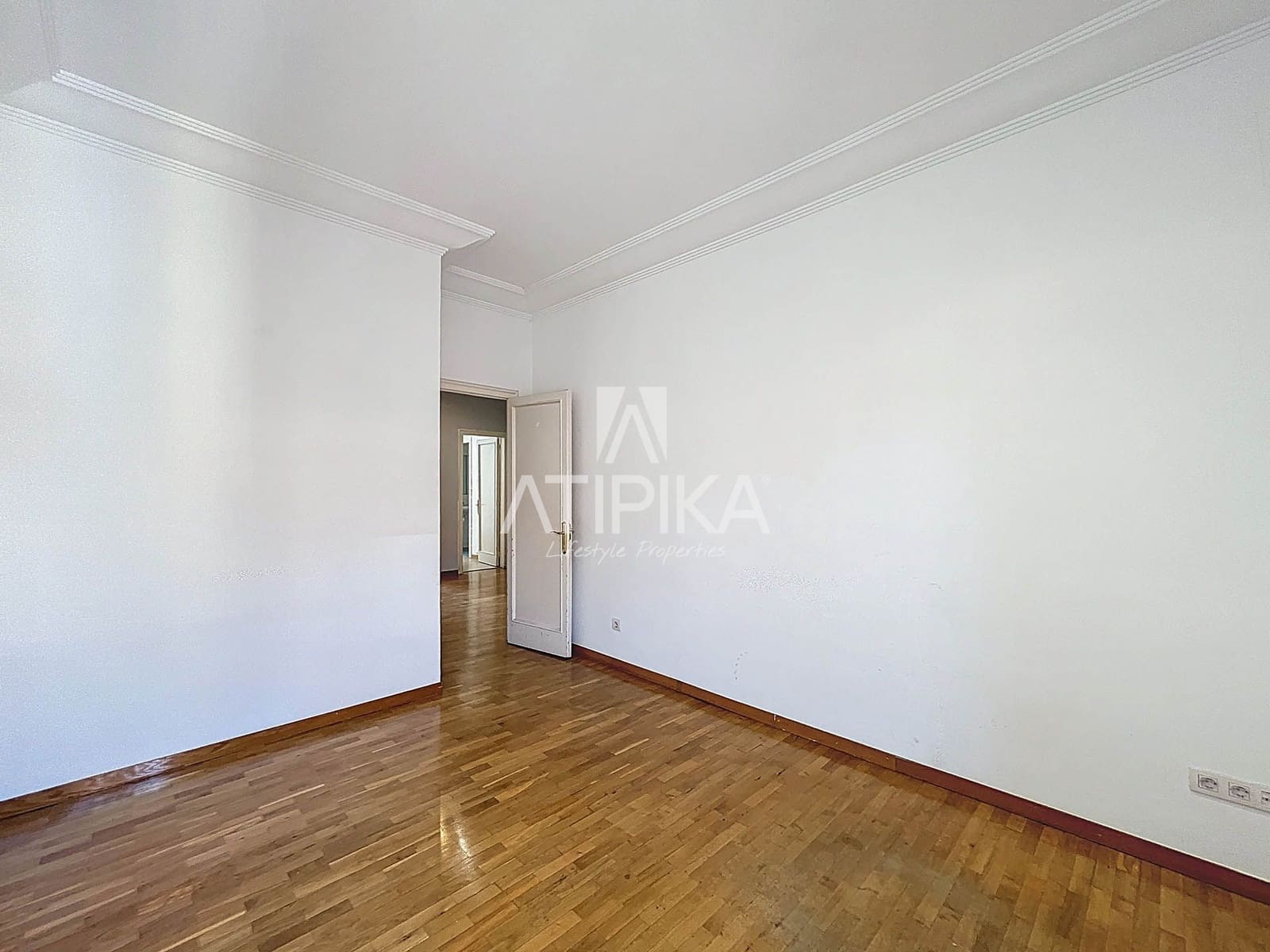 6 bedroom Apartment for sale in Barcelona city - € 1,690,000 (Ref: 9084861)