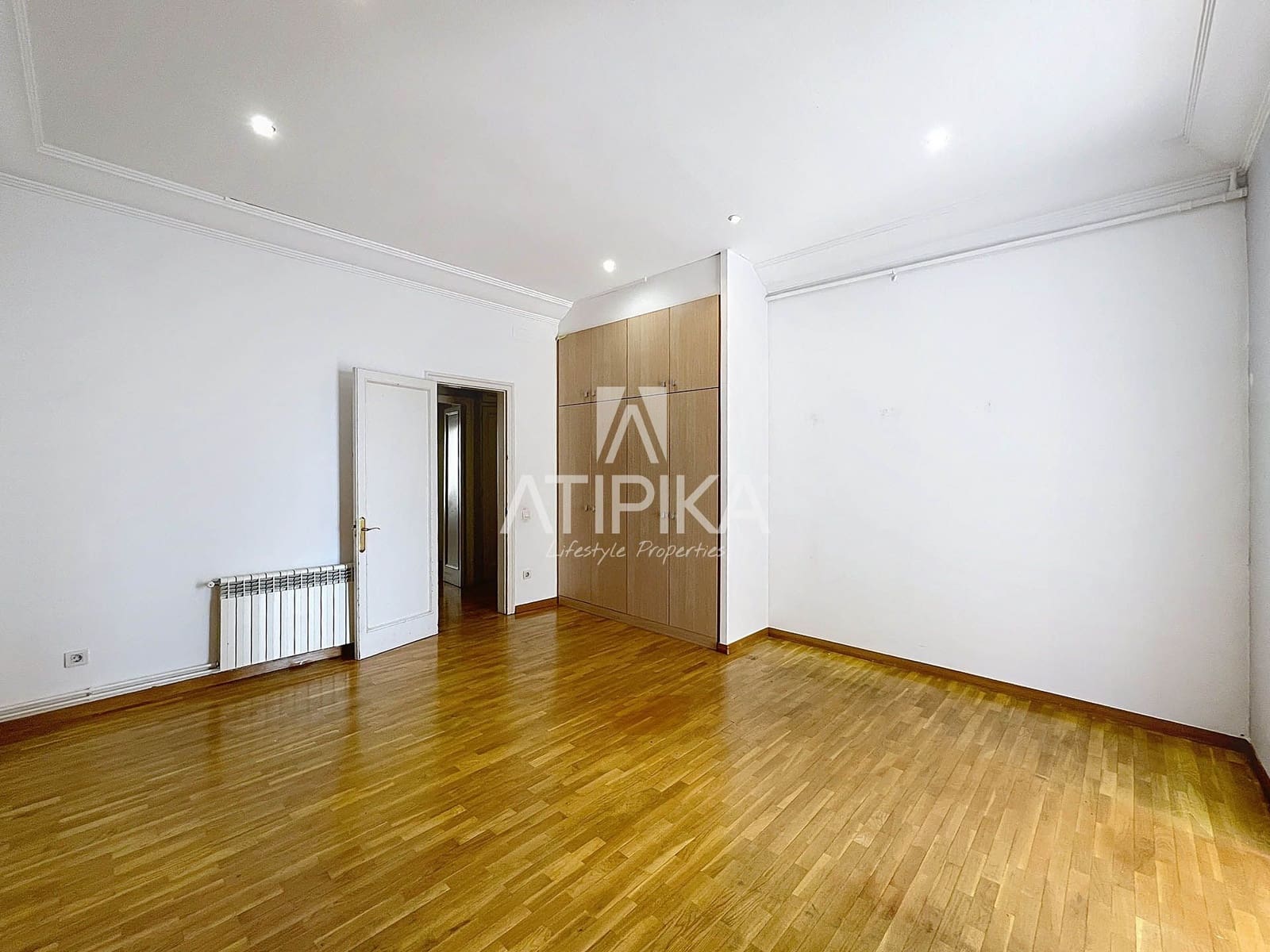 6 bedroom Apartment for sale in Barcelona city - € 1,690,000 (Ref: 9084861)