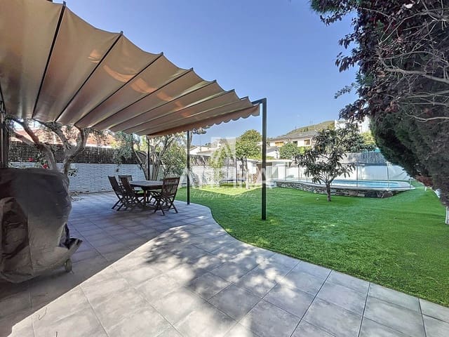 5 sypialnia Willa na sprzedaż w Castelldefels z basenem - 1 550 000 € (Ref: 9084862)