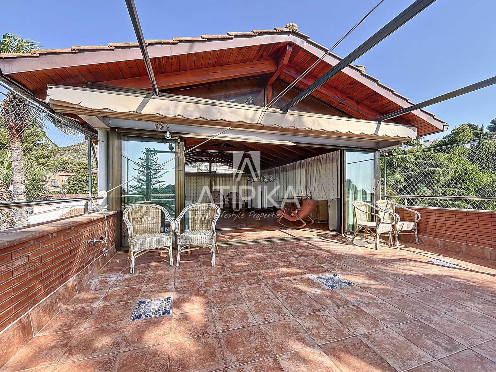 5 sypialnia Willa na sprzedaż w Castelldefels z basenem - 1 550 000 € (Ref: 9084862)